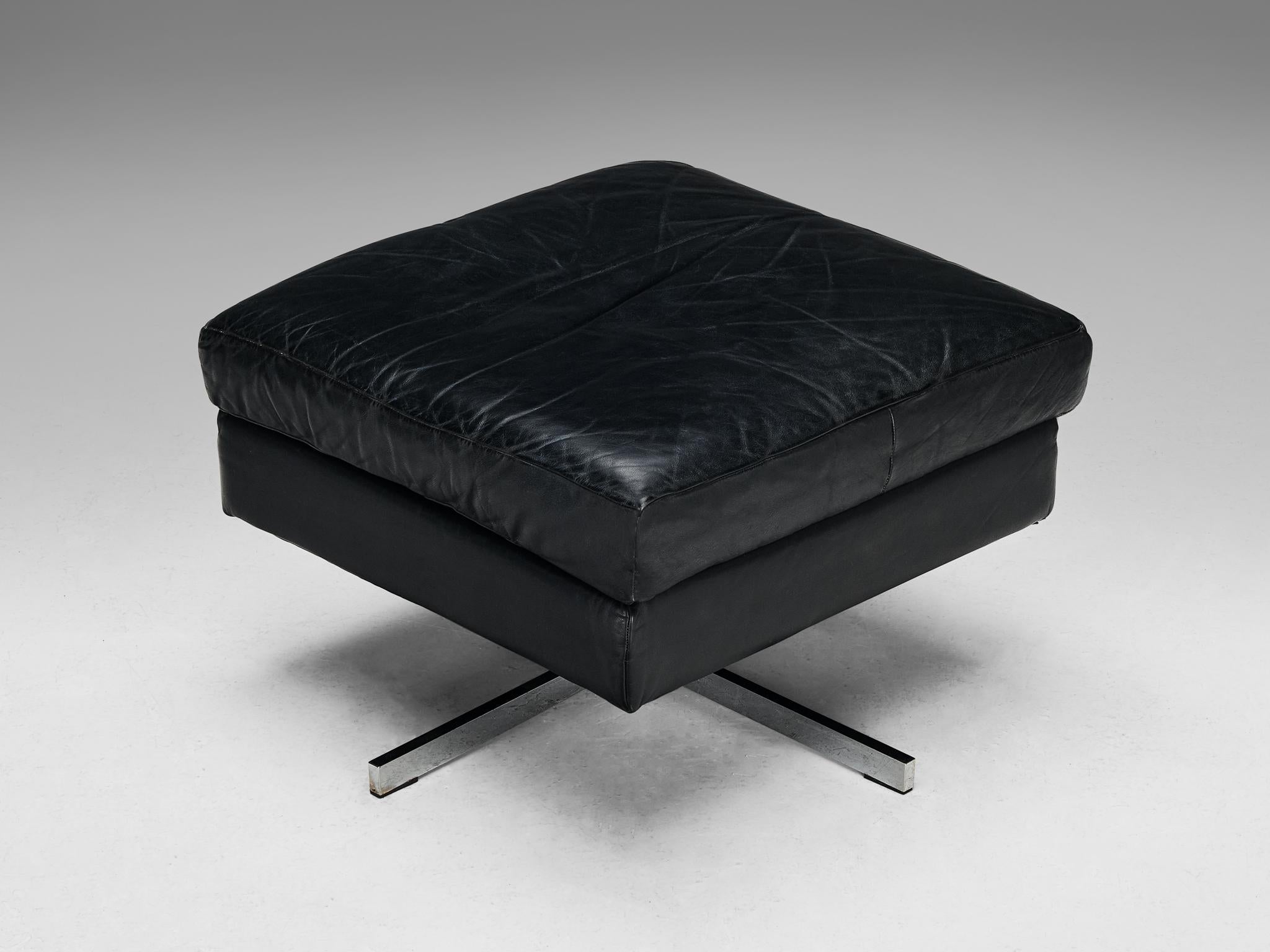 Swivel Ottoman in Black Leather and Steel Base seating Morentz