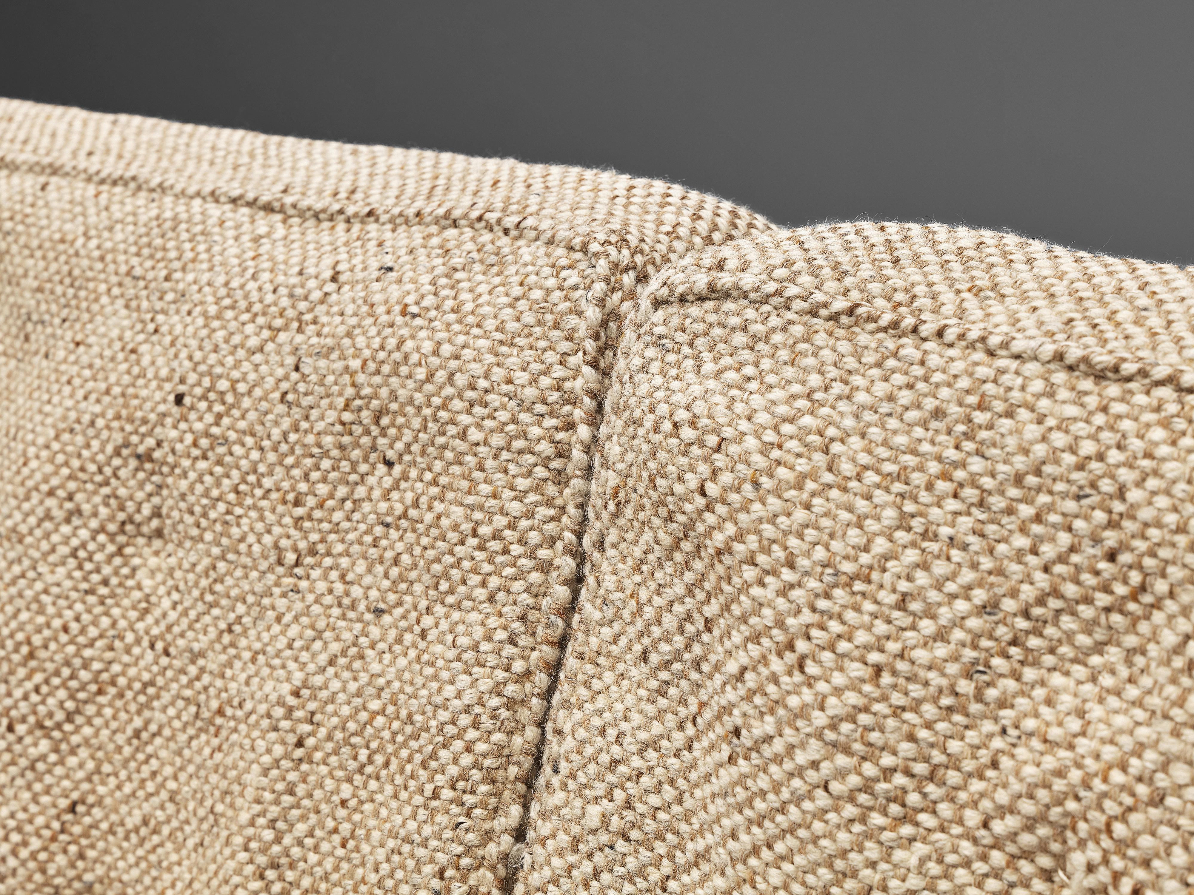 Artifort Sofa in Beige Wool seating Morentz