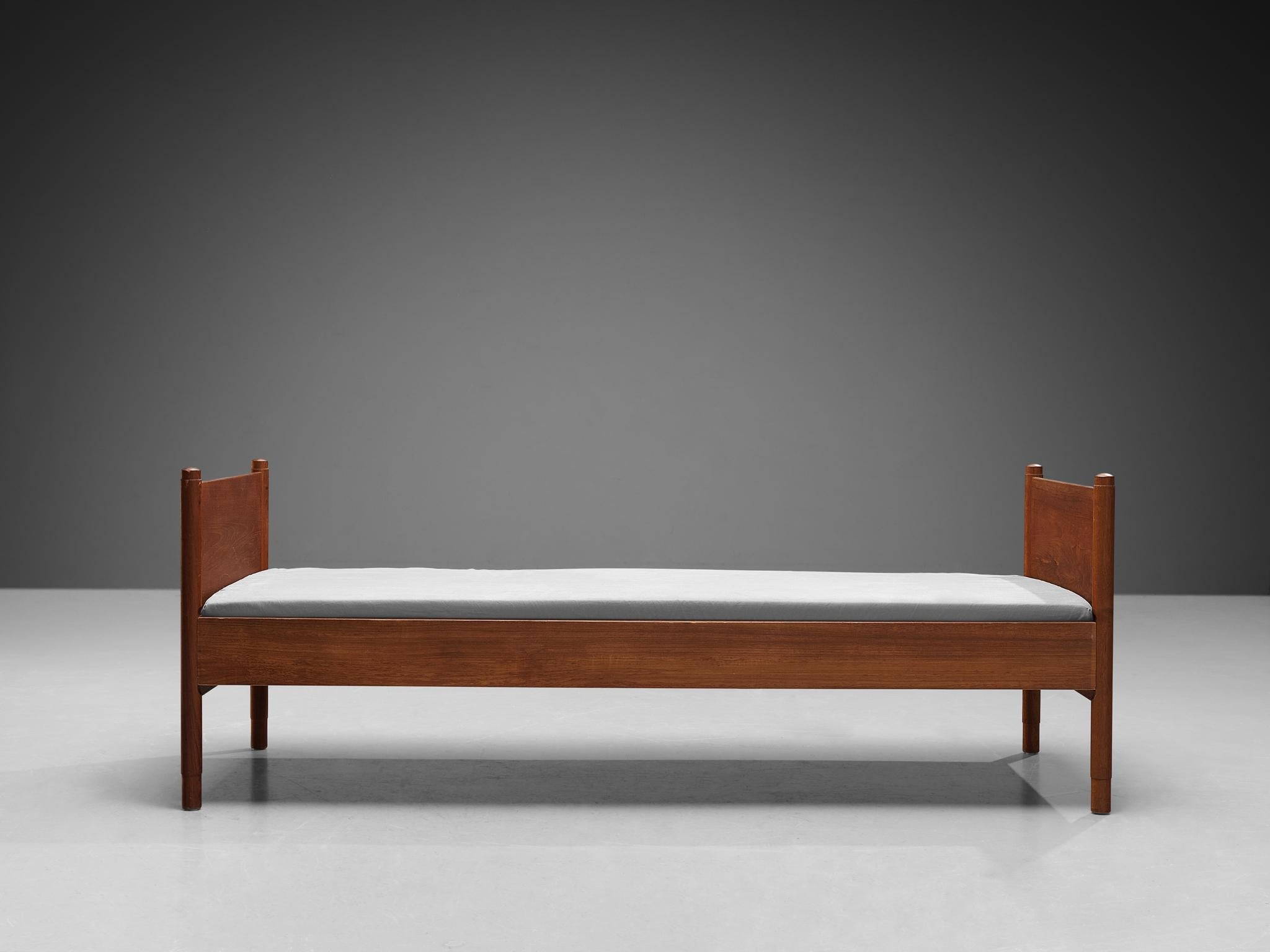 Børge Mogensen for Søborg Møbelfabrik Day or Single Beds in Teak more furniture and collectibles Morentz