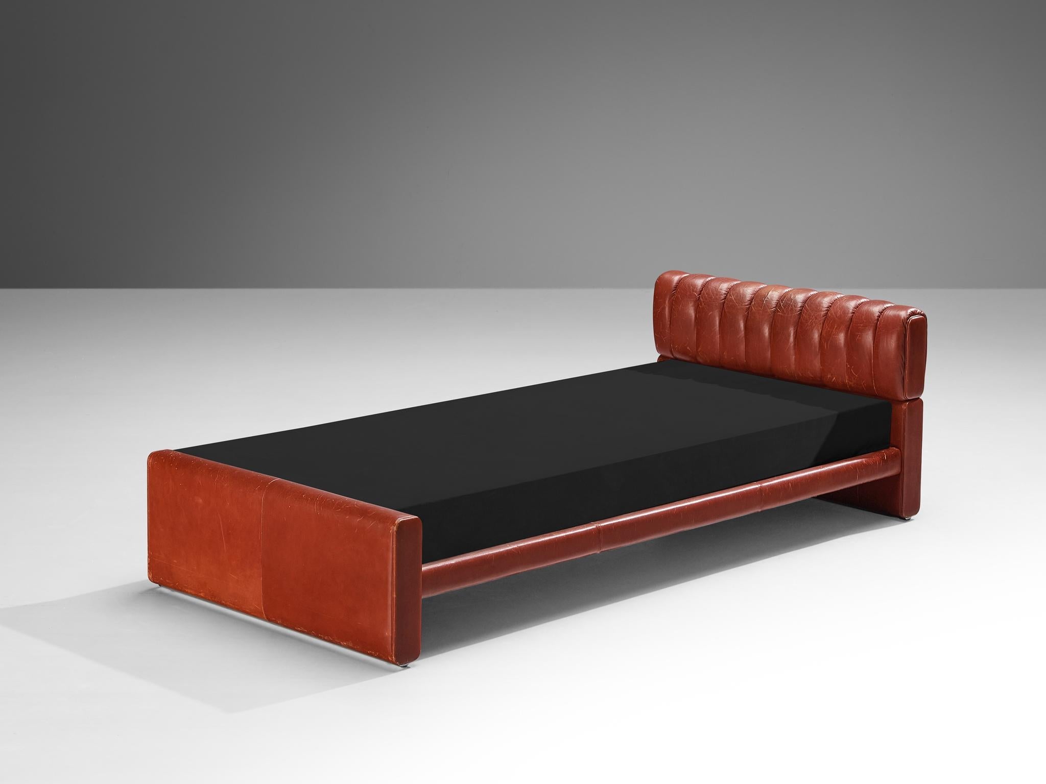 Luigi Massoni for Poltrona Frau Single Beds 'Losange' in Red Leather more furniture and collectibles Morentz