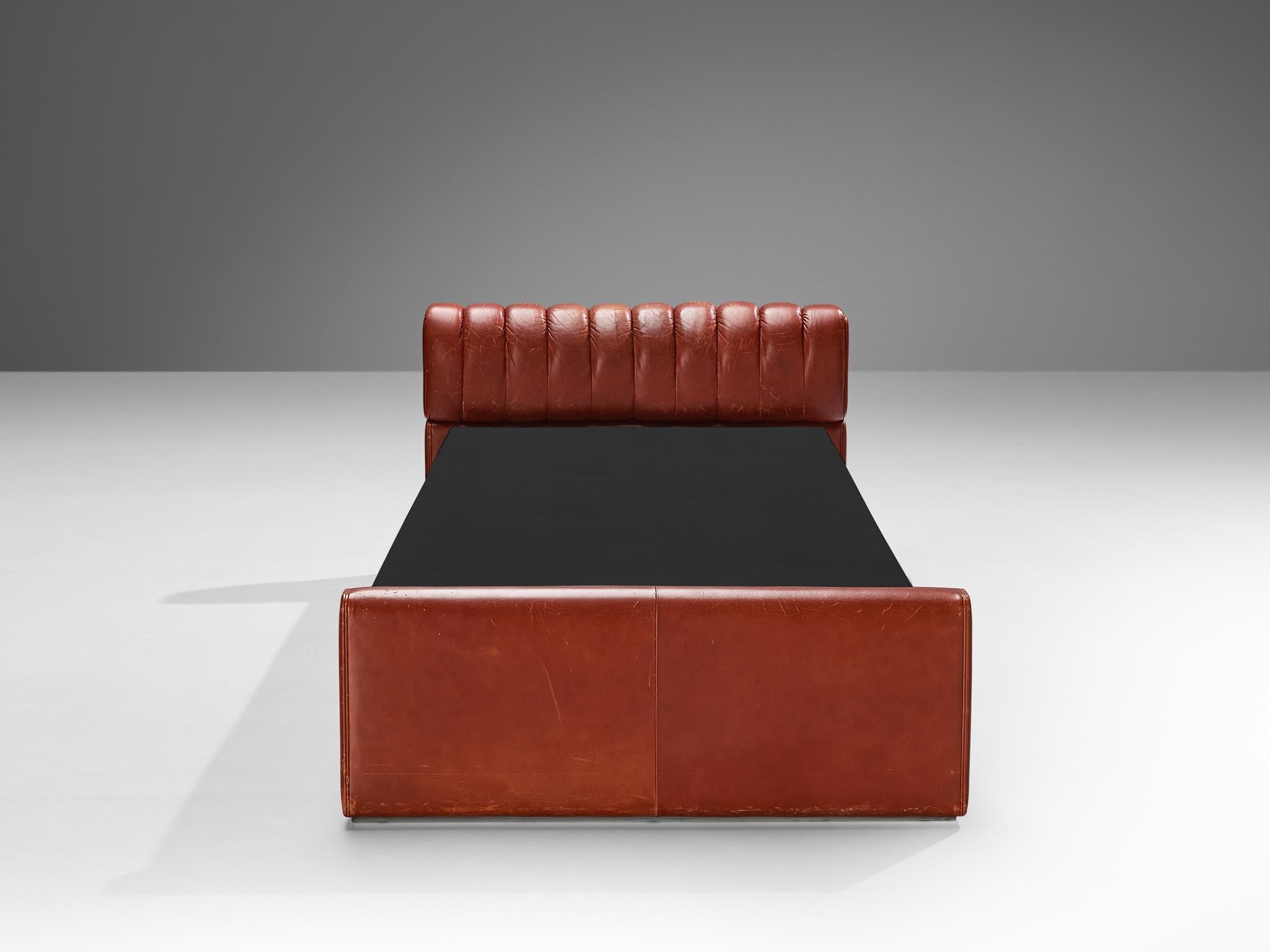 Luigi Massoni for Poltrona Frau Single Beds 'Losange' in Red Leather more furniture and collectibles Morentz