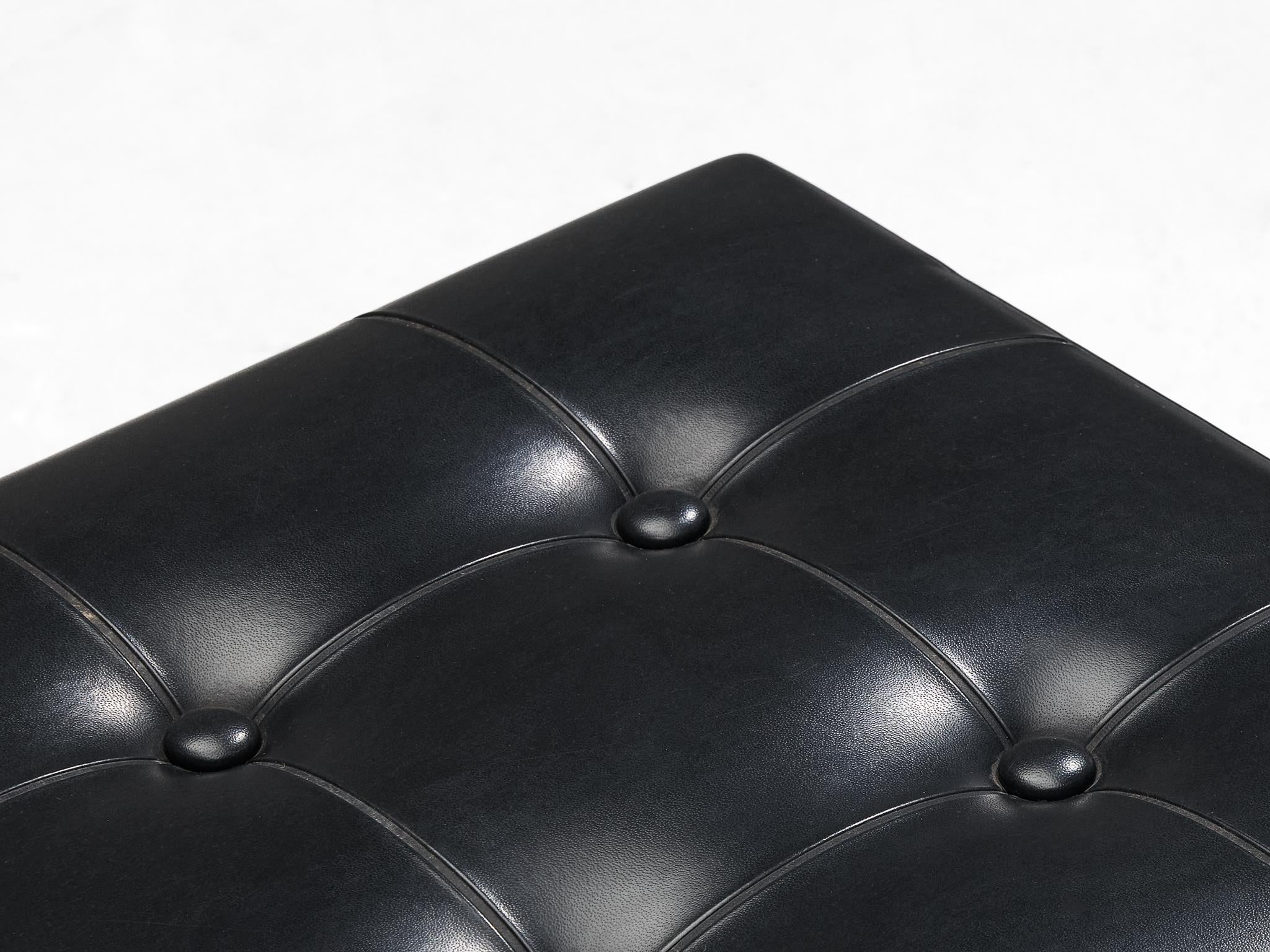 Stools in Metal and Black Upholstery seating Morentz