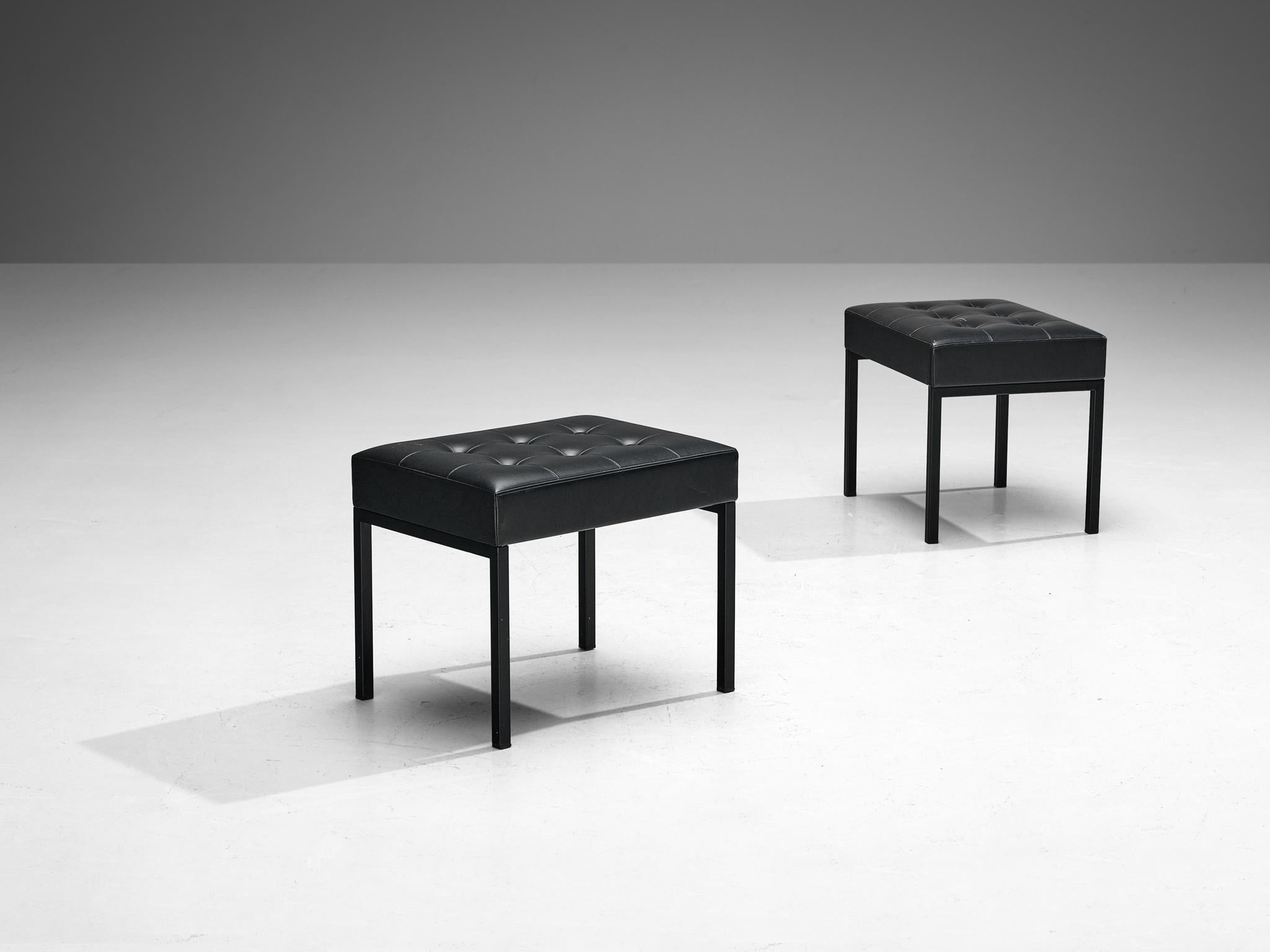 Stools in Metal and Black Upholstery seating Morentz