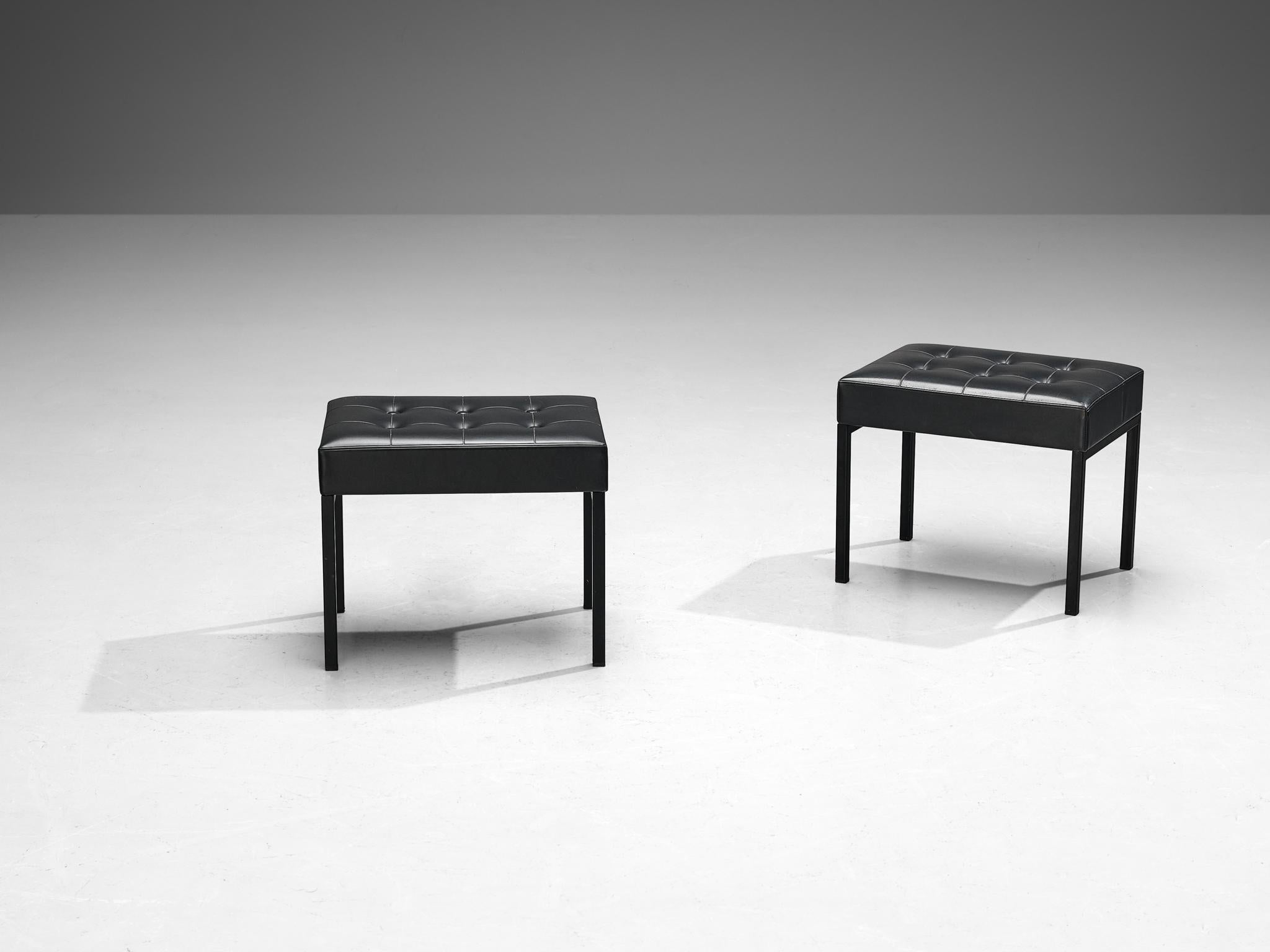 Stools in Metal and Black Upholstery seating Morentz