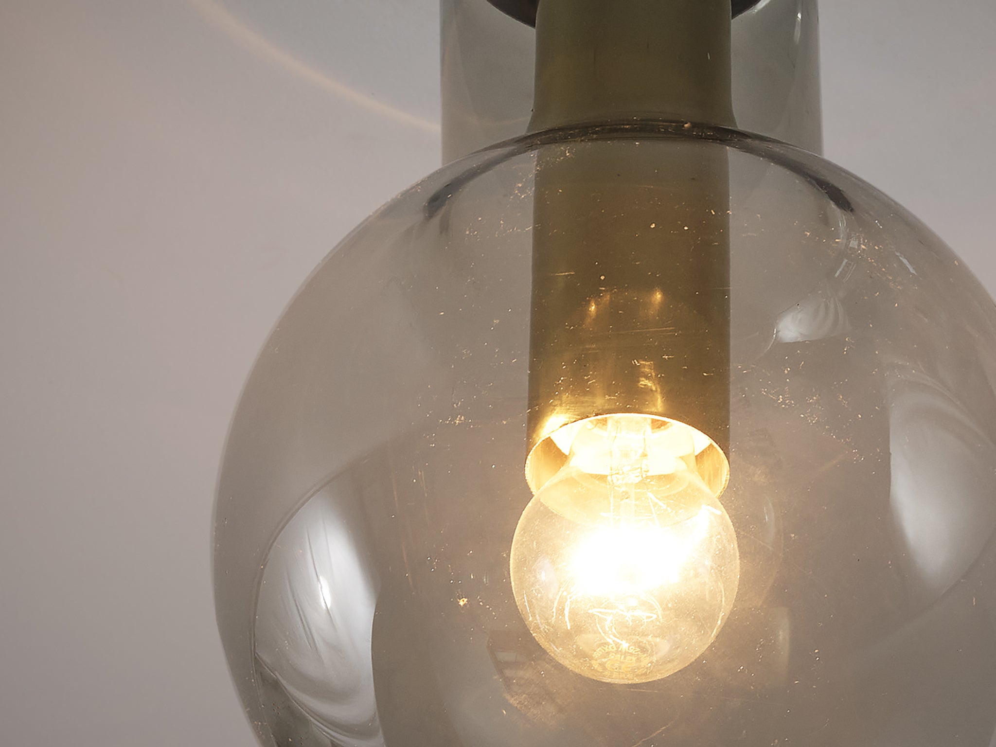 RAAK Ceiling Light 'Maxi-Light Bulb' in Smoked Glass and Brass Lighting Morentz