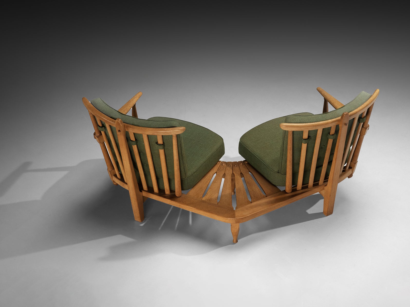 Guillerme & Chambron Lounge Set with Connecting Table in Solid Oak Seating Morentz