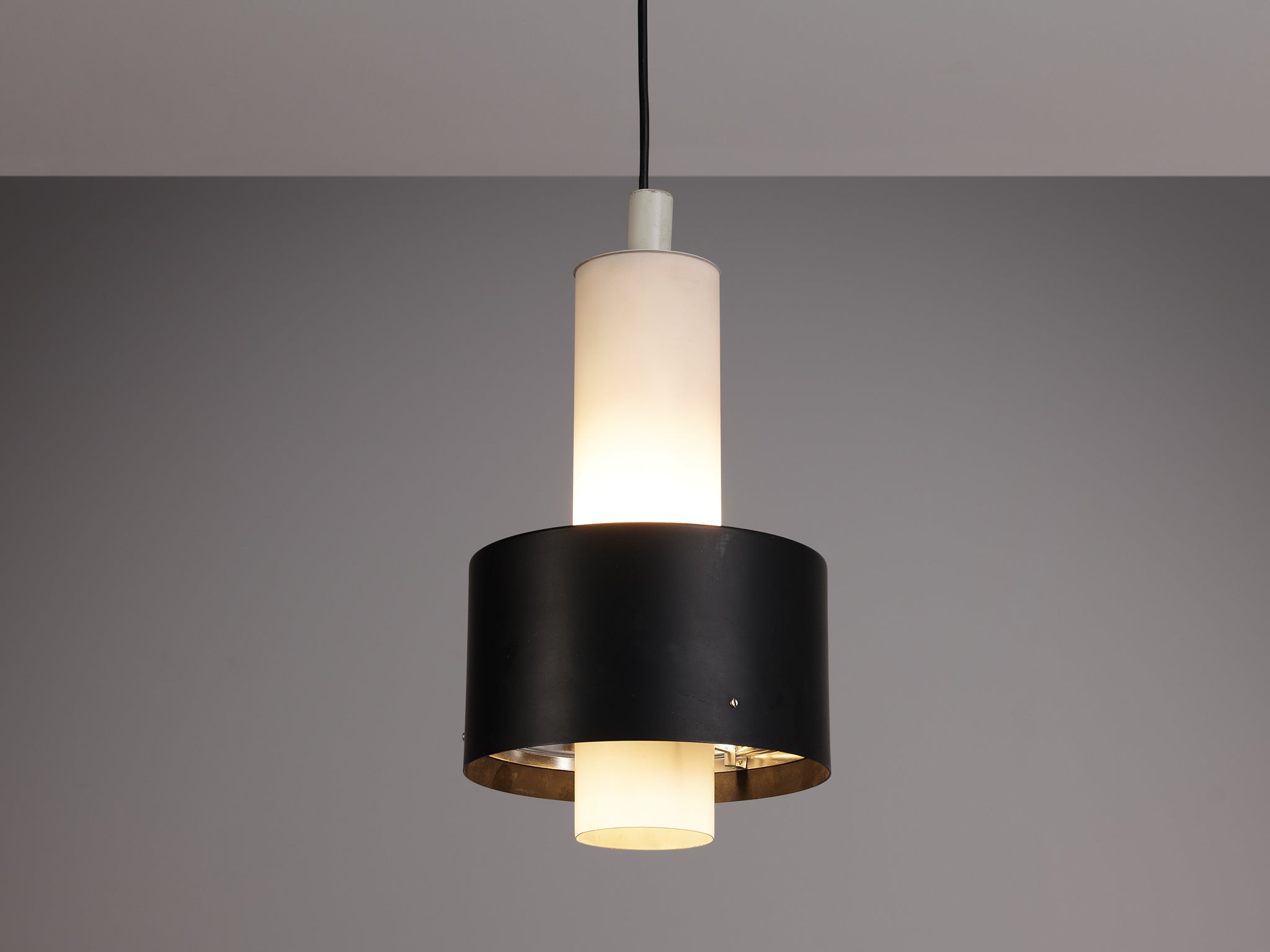 Pendant in White and Black Lacquered Metal lighting Morentz
