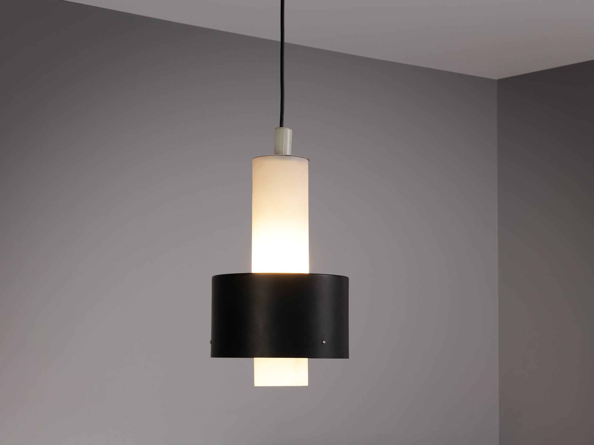 Pendant in White and Black Lacquered Metal lighting Morentz