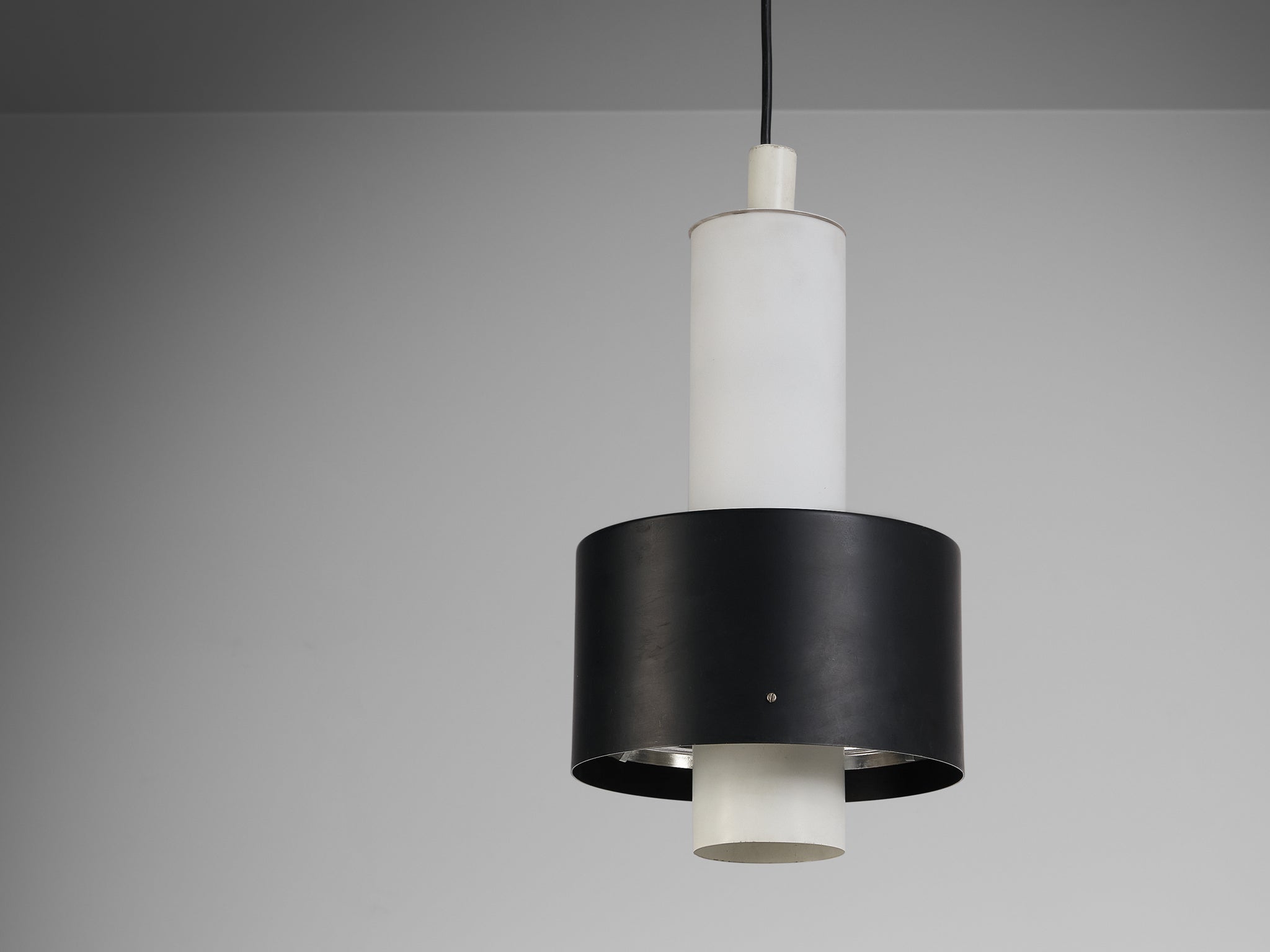 Pendant in White and Black Lacquered Metal lighting Morentz
