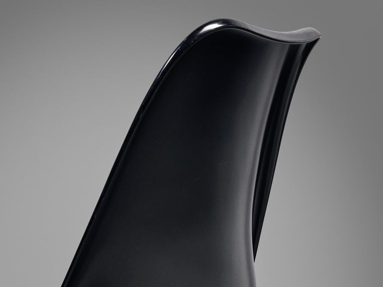 Eero Saarinen for Knoll Pair of 'Tulip' Dining Chairs in Black Fiberglass
