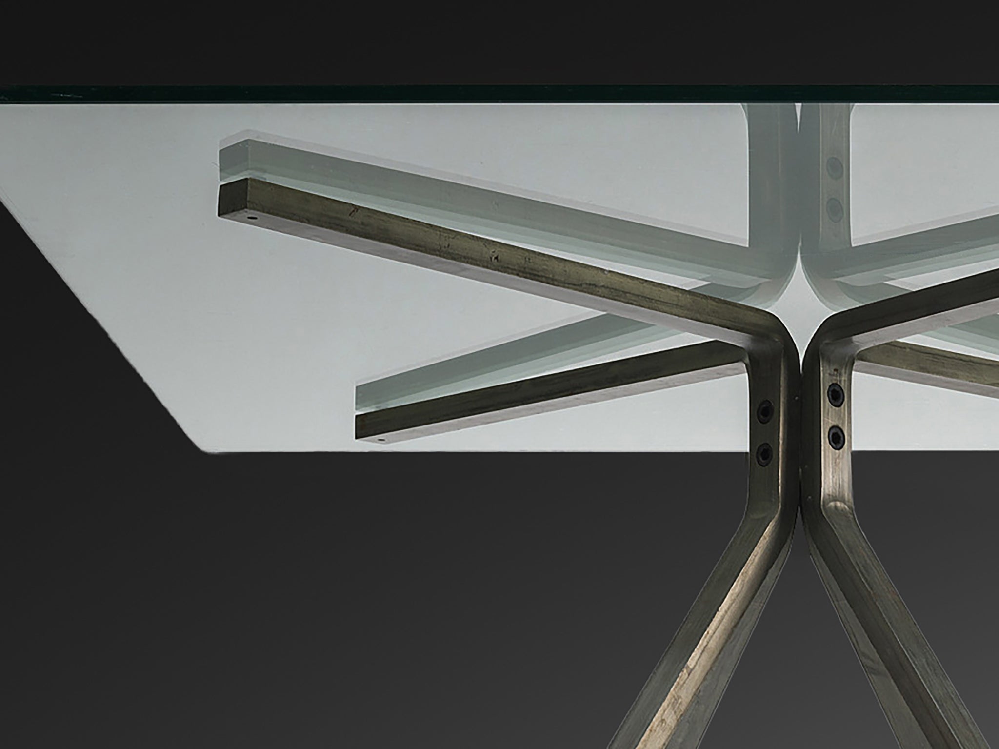 ガラステーブル 「CUGINO」 design by Enzo Mari Round Table CUGINO by Enzo Mari for Driade. Shop on Design Italy