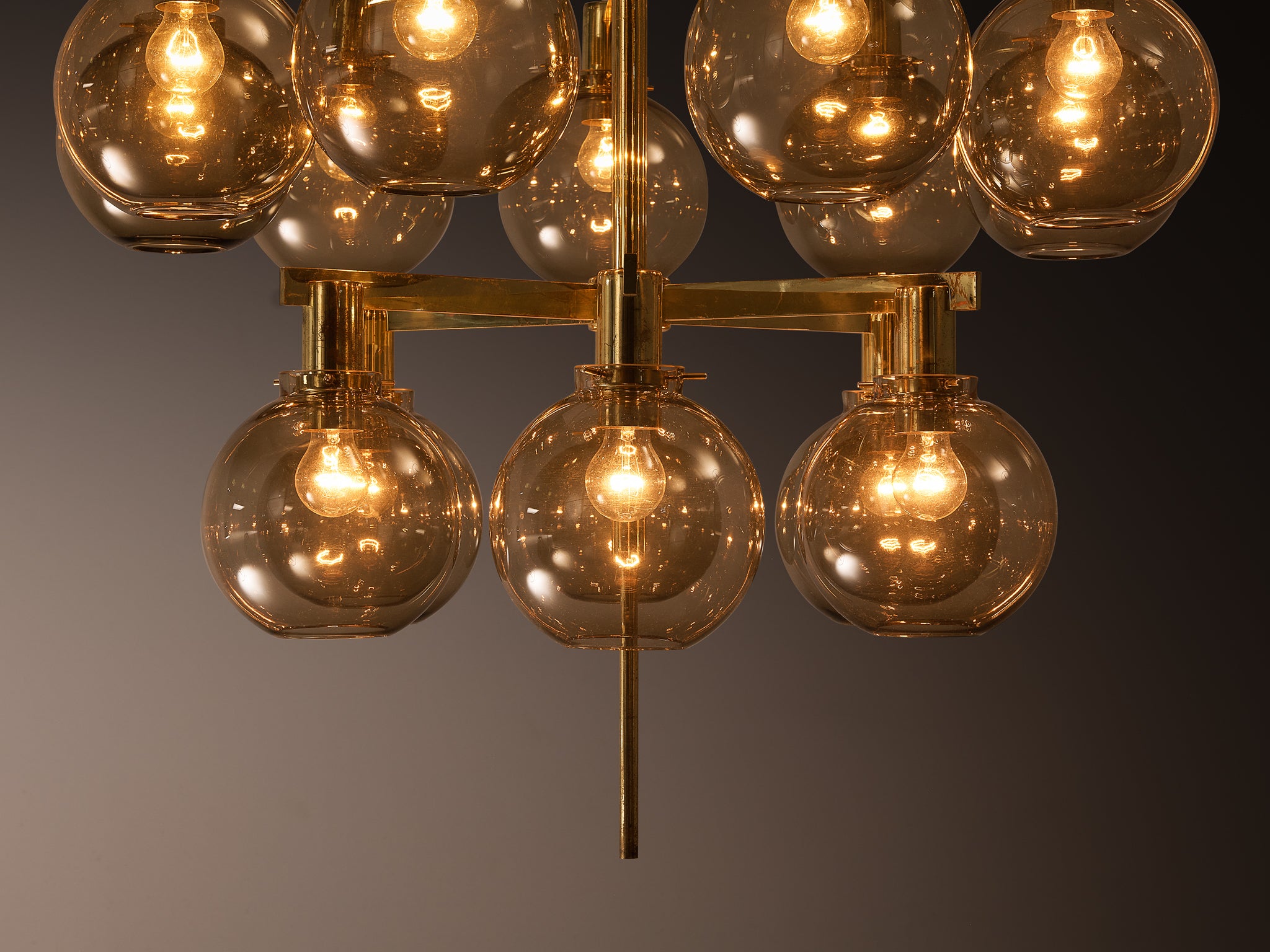 Hans-Agne Jakobsson ‘Pastoral’ Chandelier in Brass with Glass Spheres Lighting Morentz