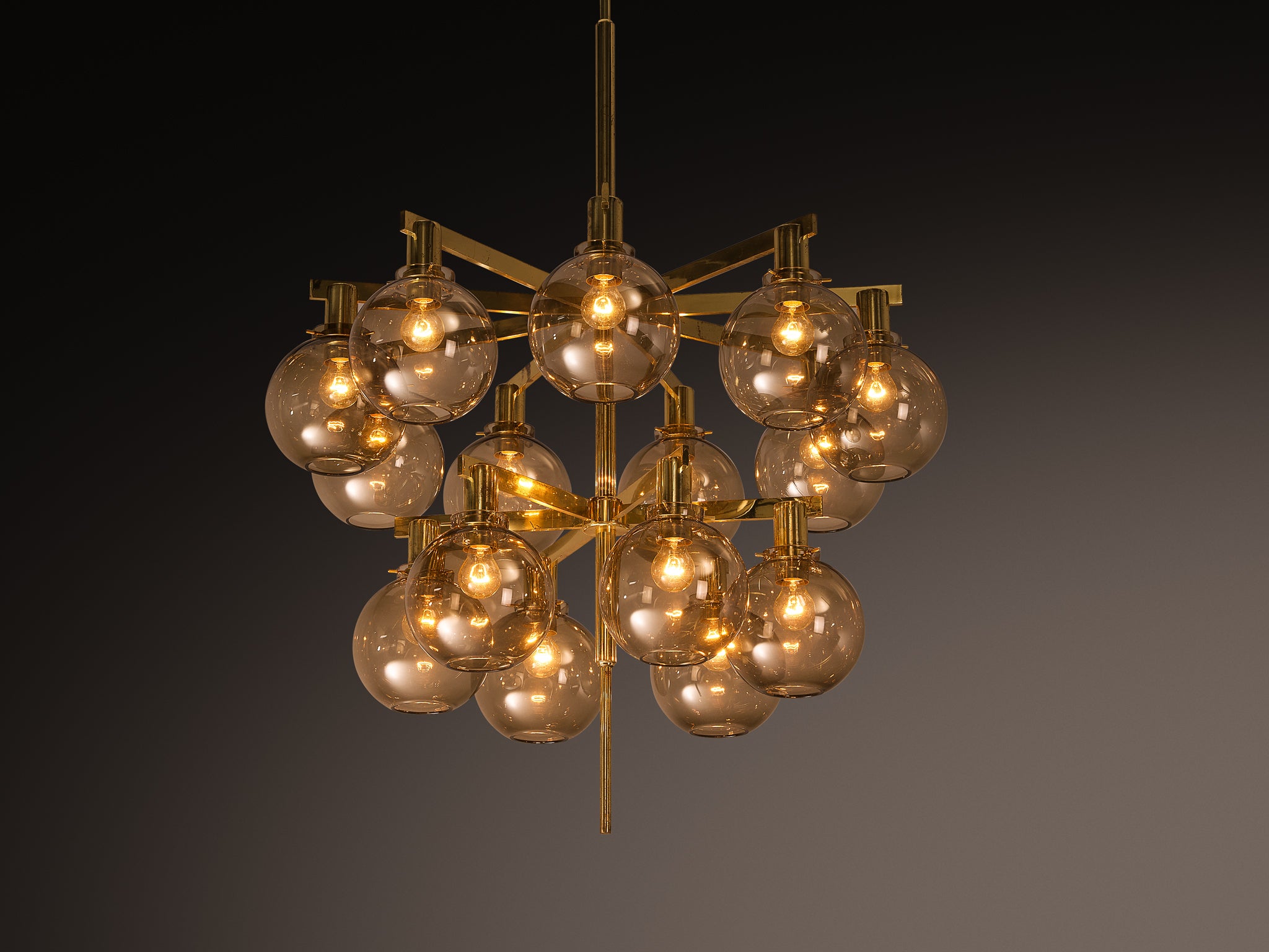 Hans-Agne Jakobsson ‘Pastoral’ Chandelier in Brass with Glass Spheres Lighting Morentz
