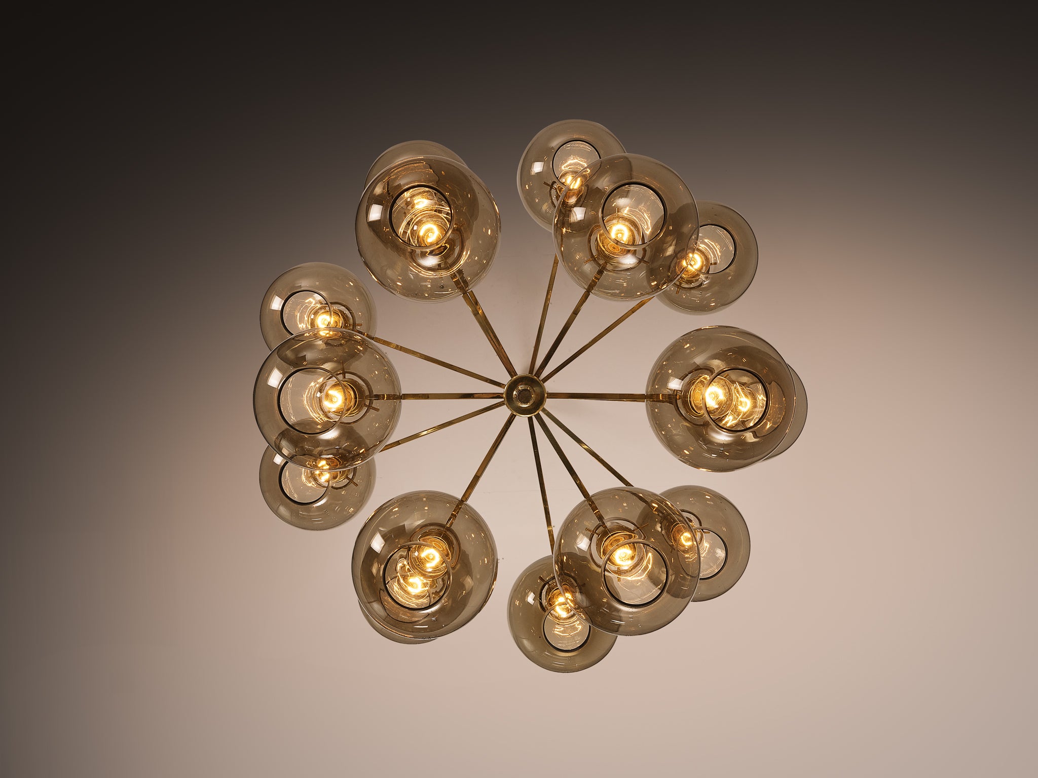 Hans-Agne Jakobsson ‘Pastoral’ Chandelier in Brass with Glass Spheres Lighting Morentz