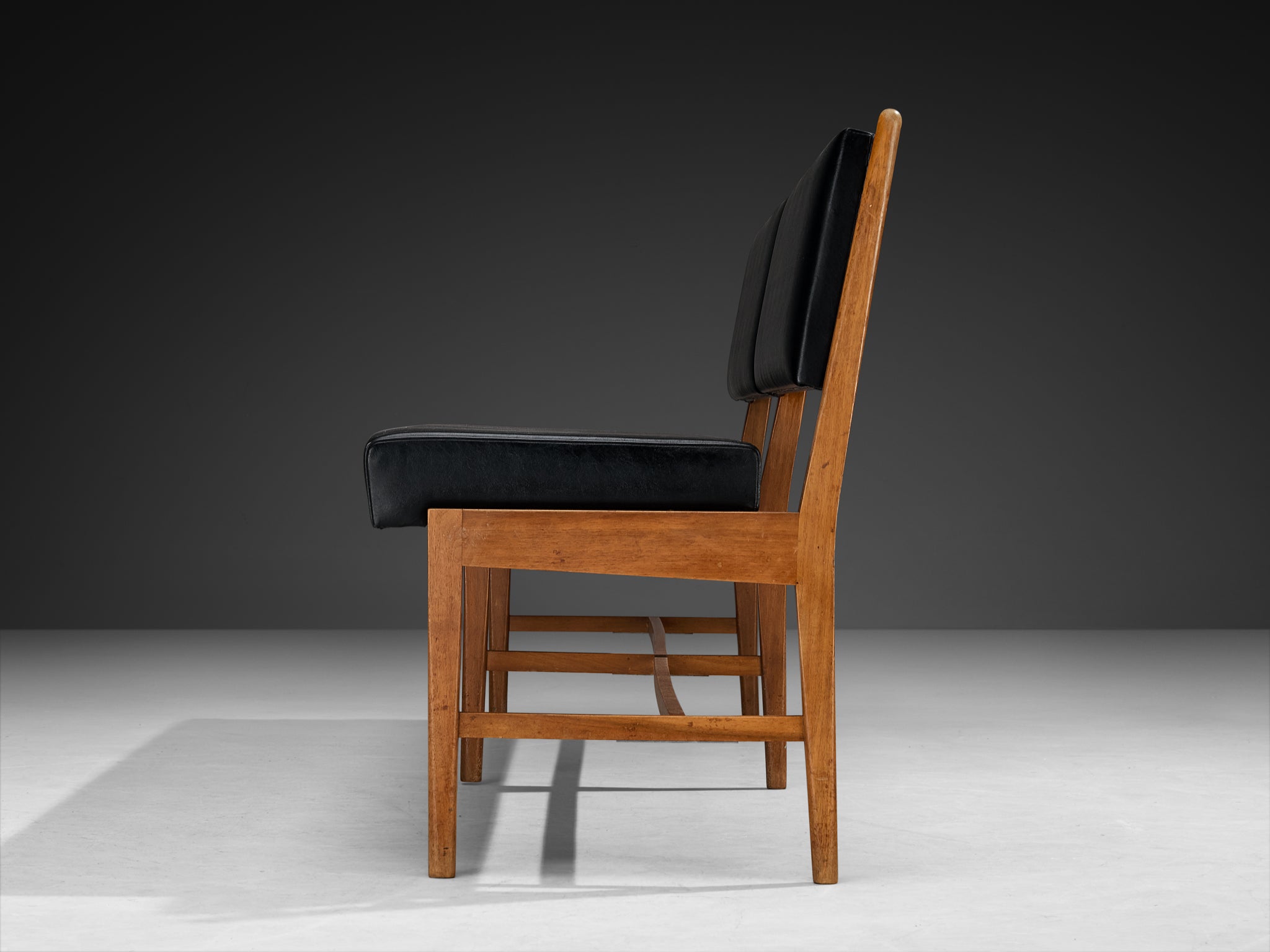 Mid-Century Modern Bench in Walnut Seating Morentz