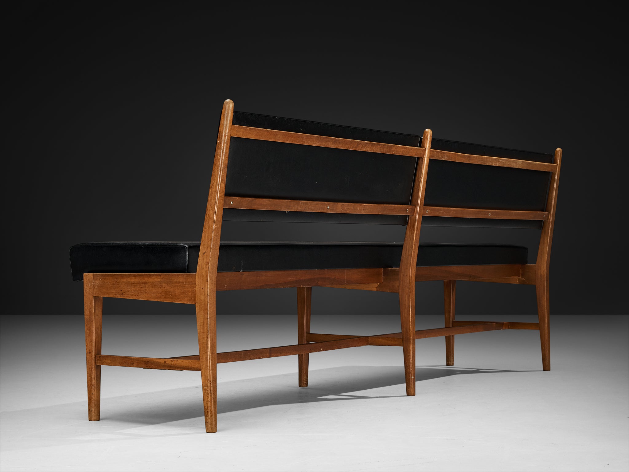 Mid-Century Modern Bench in Walnut Seating Morentz