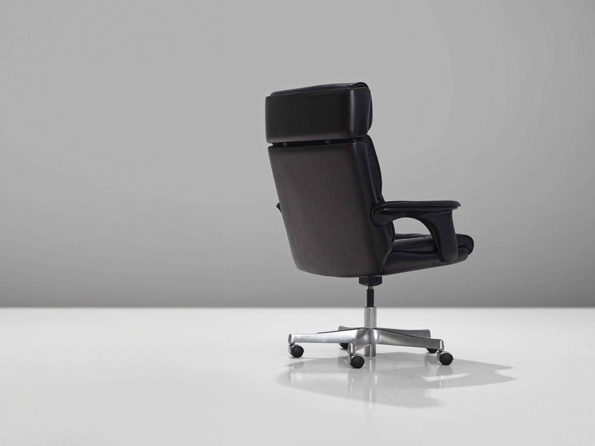 Black Leather Conference Chair seating Morentz
