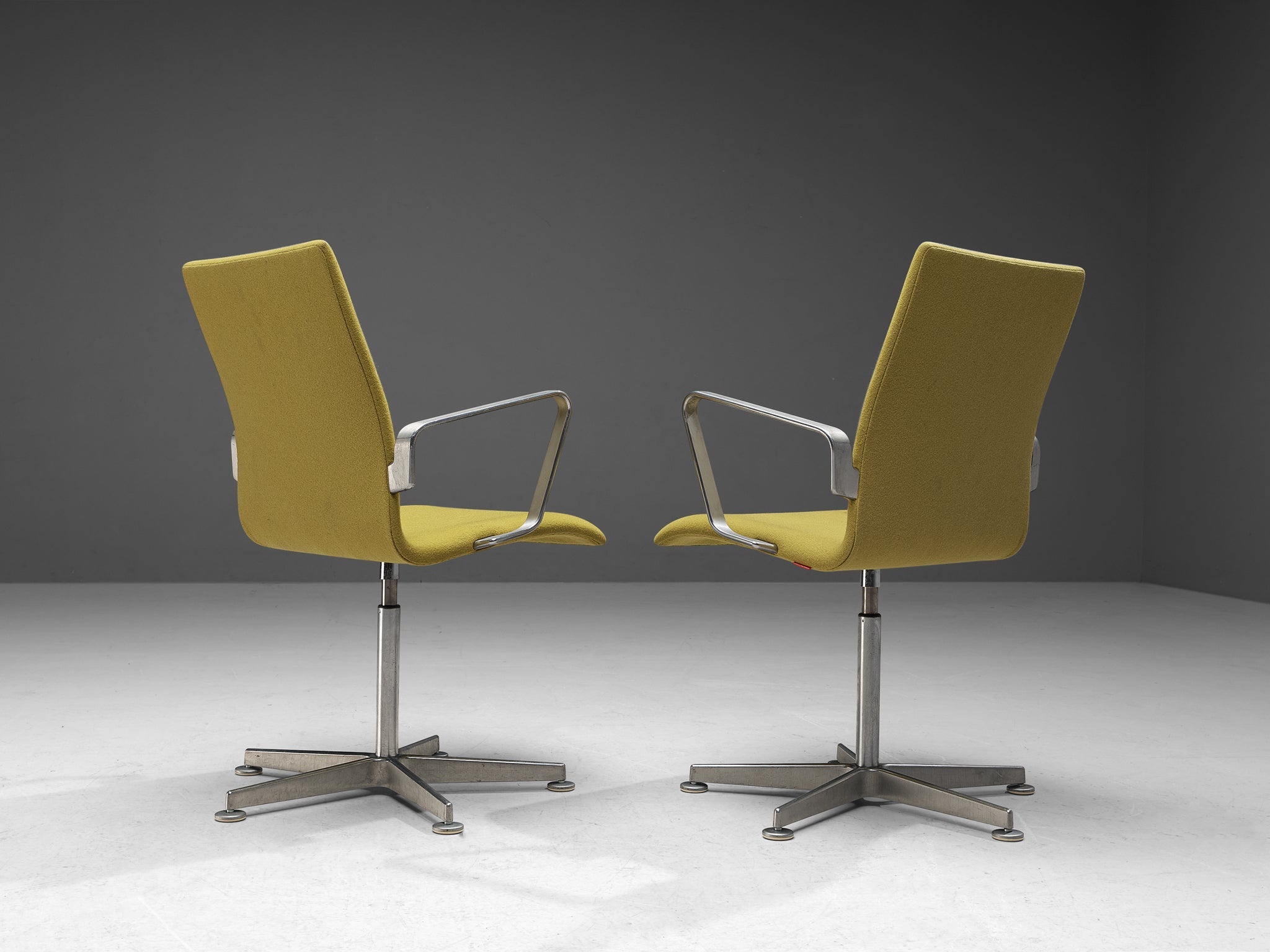 2脚まとめて販売です！Fritz Hansen Arne Jacobsen Pair of Arne Jacobsen for Fritz Hansen Set 'Oxford' Chairs