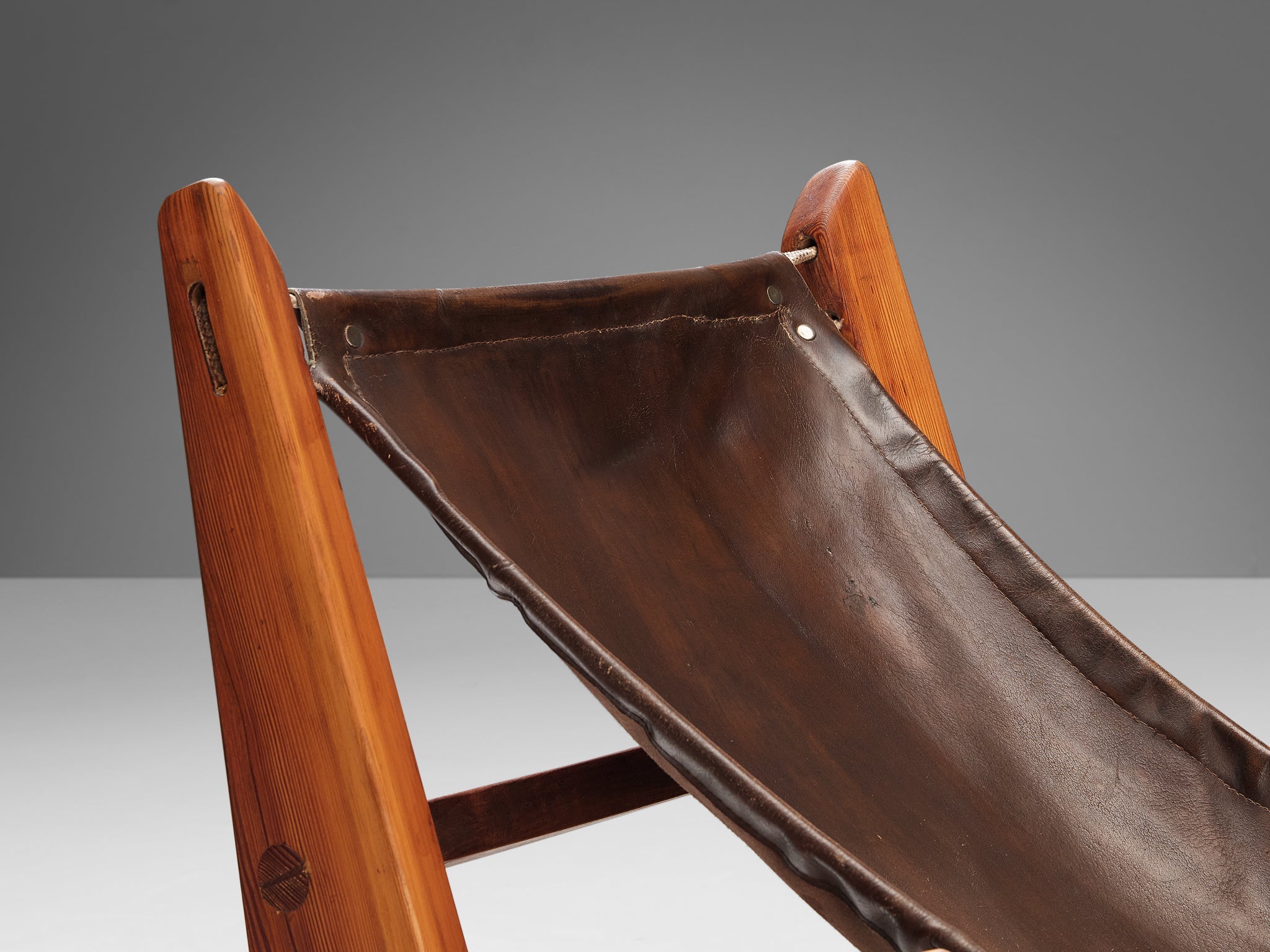 Pair of French Hunting Chairs in Pine and Brown Leather seating Morentz