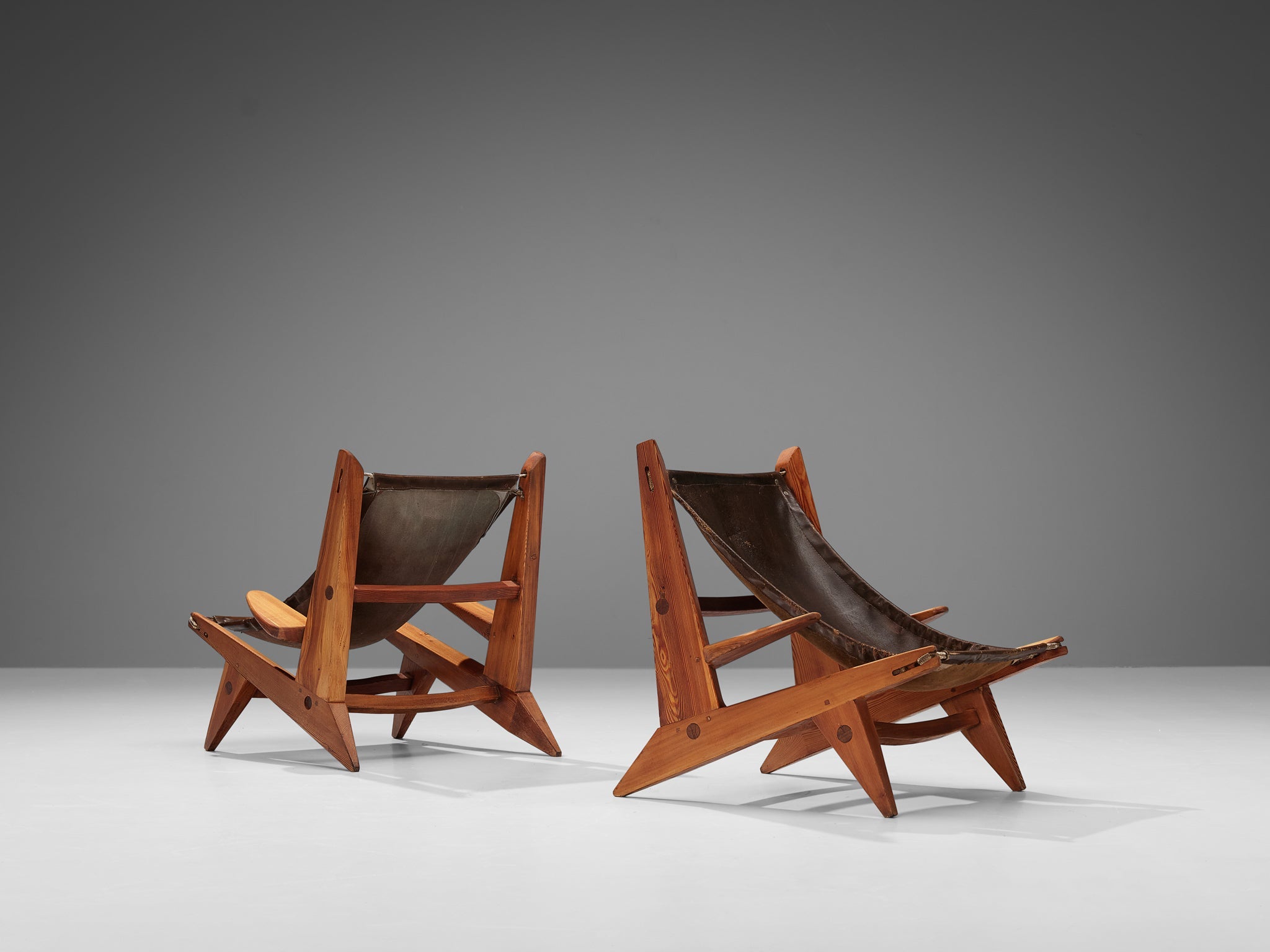 Pair of French Hunting Chairs in Pine and Brown Leather seating Morentz