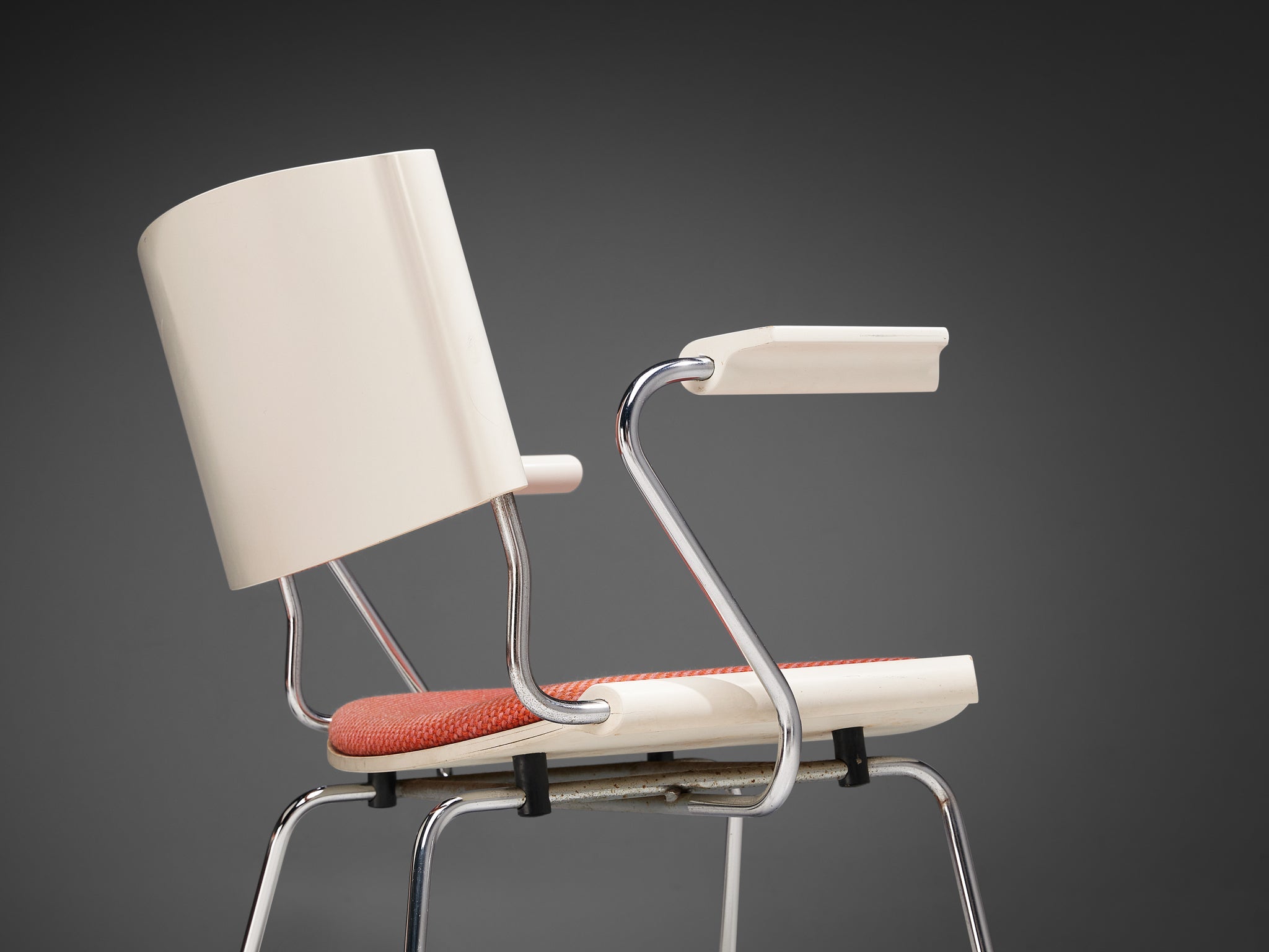 Rare Nanna and Jørgen Ditzel Set of Six 'Badminton' Chairs in Salmon Pink Fabric seating Morentz