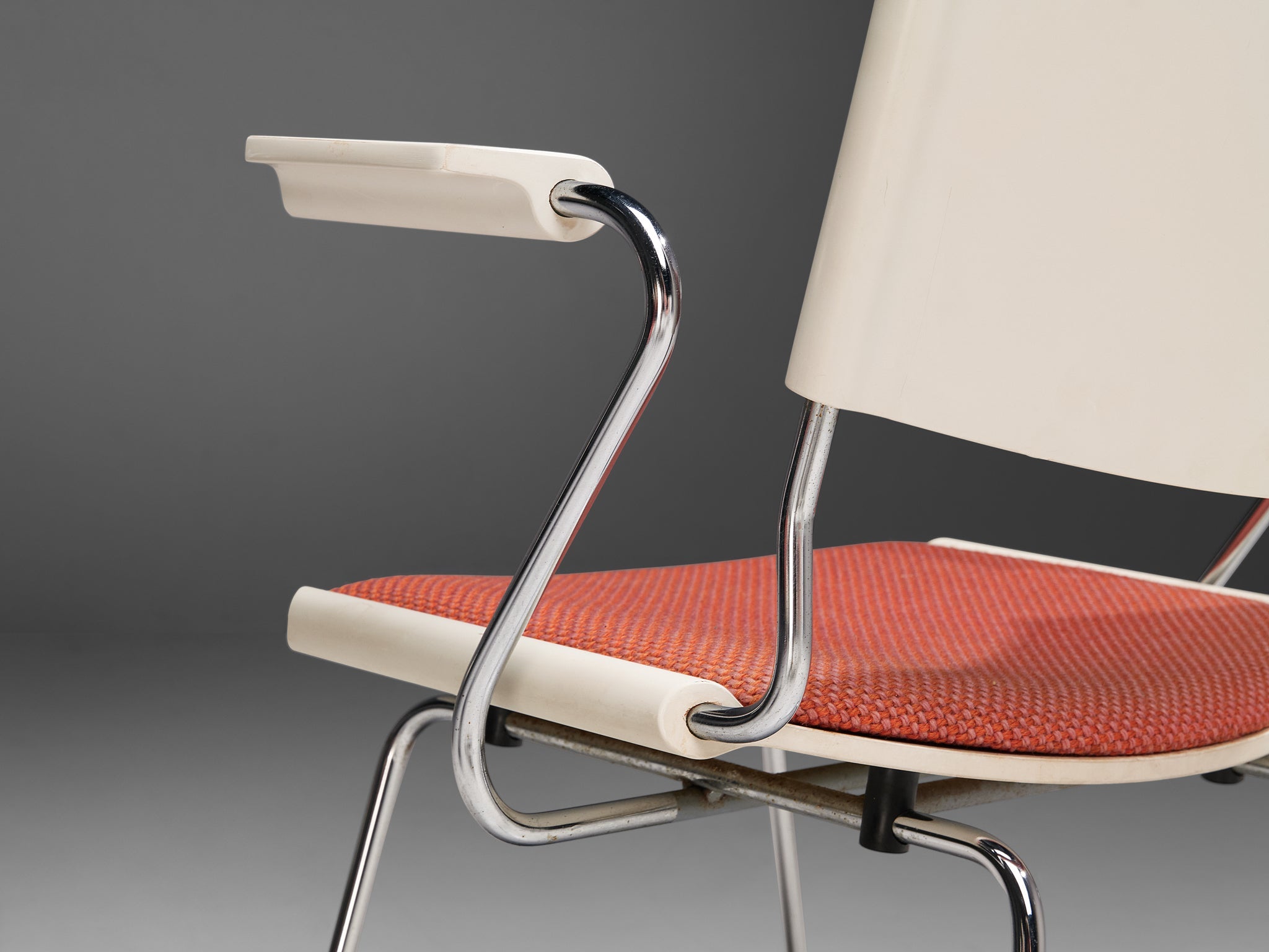 Rare Nanna and Jørgen Ditzel Set of Six 'Badminton' Chairs in Salmon Pink Fabric seating Morentz