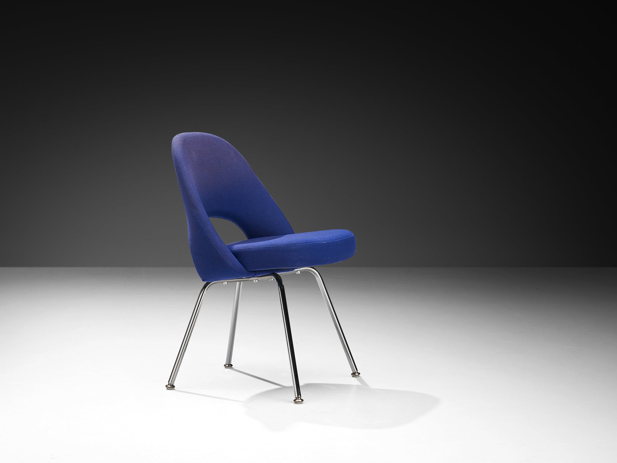 Eero Saarinen for Knoll Set of Four Dining Chairs in Blue Upholstery Seating Morentz