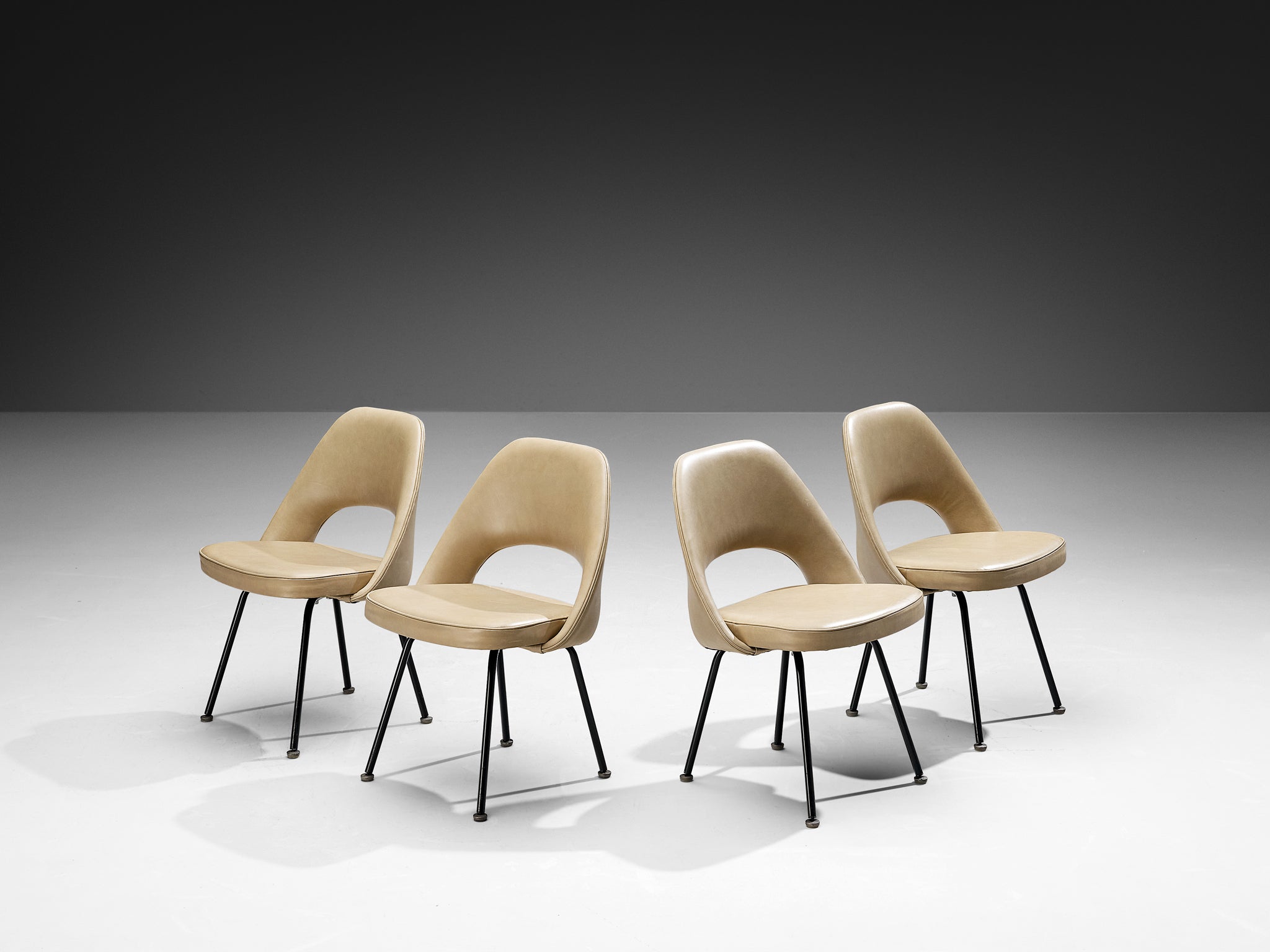 Eero Saarinen for Knoll Set of Four Dining Chairs in Beige Leather Seating Morentz