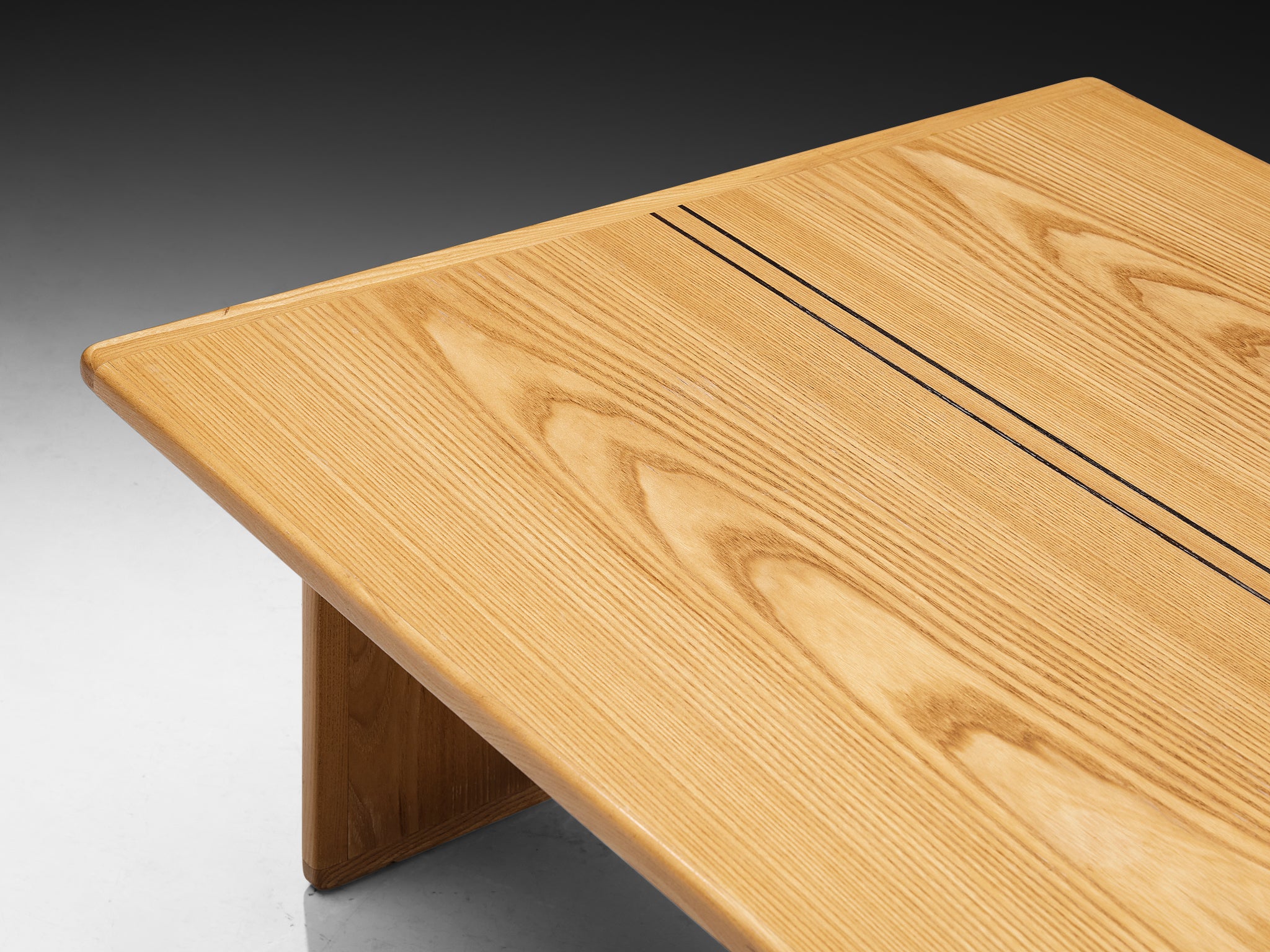 Afra & Tobia Scarpa for Maxalto 'Artona' Side Table in Ash Tables Morentz