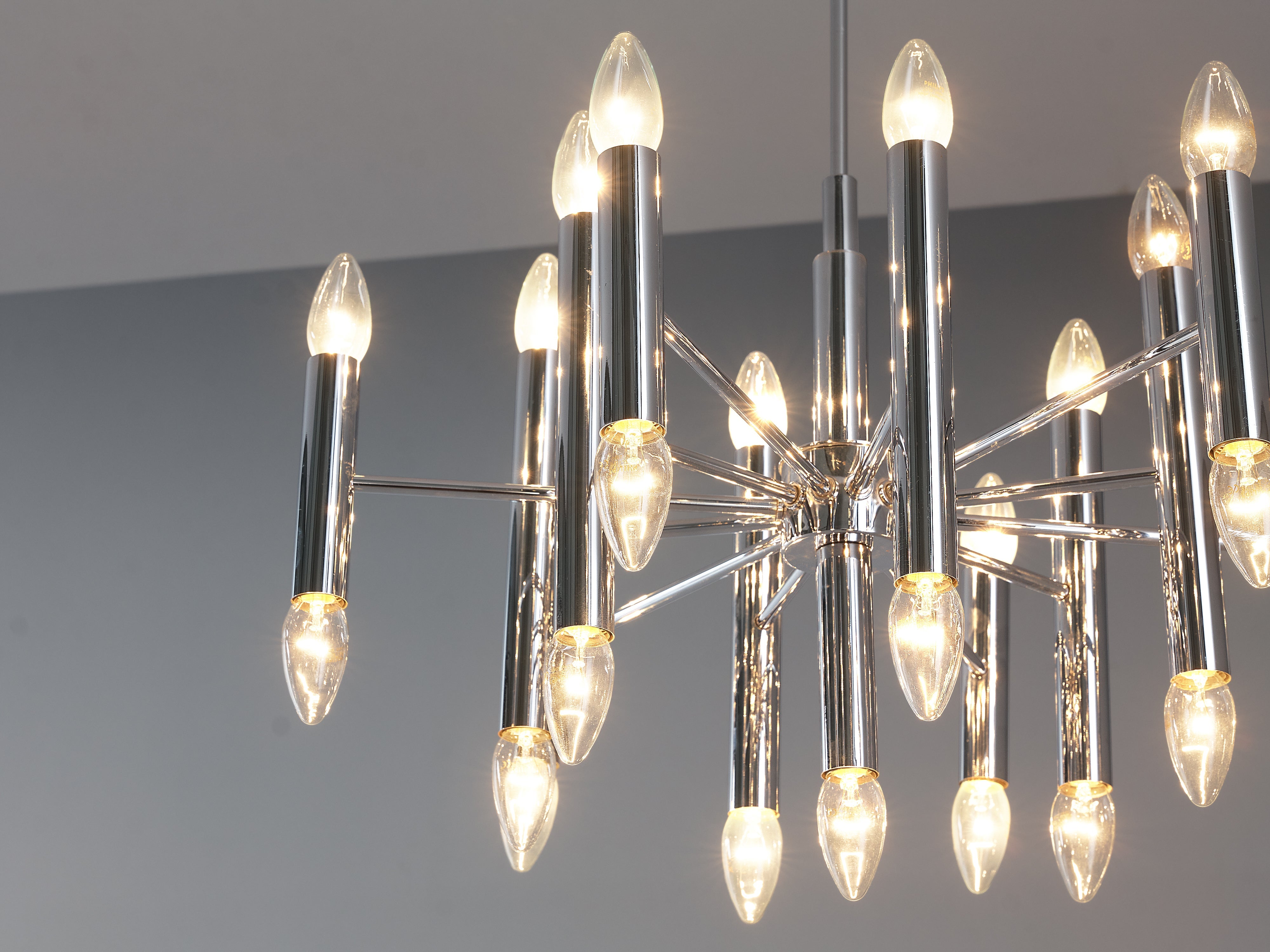 Elegant Chandelier in Chrome lighting Morentz