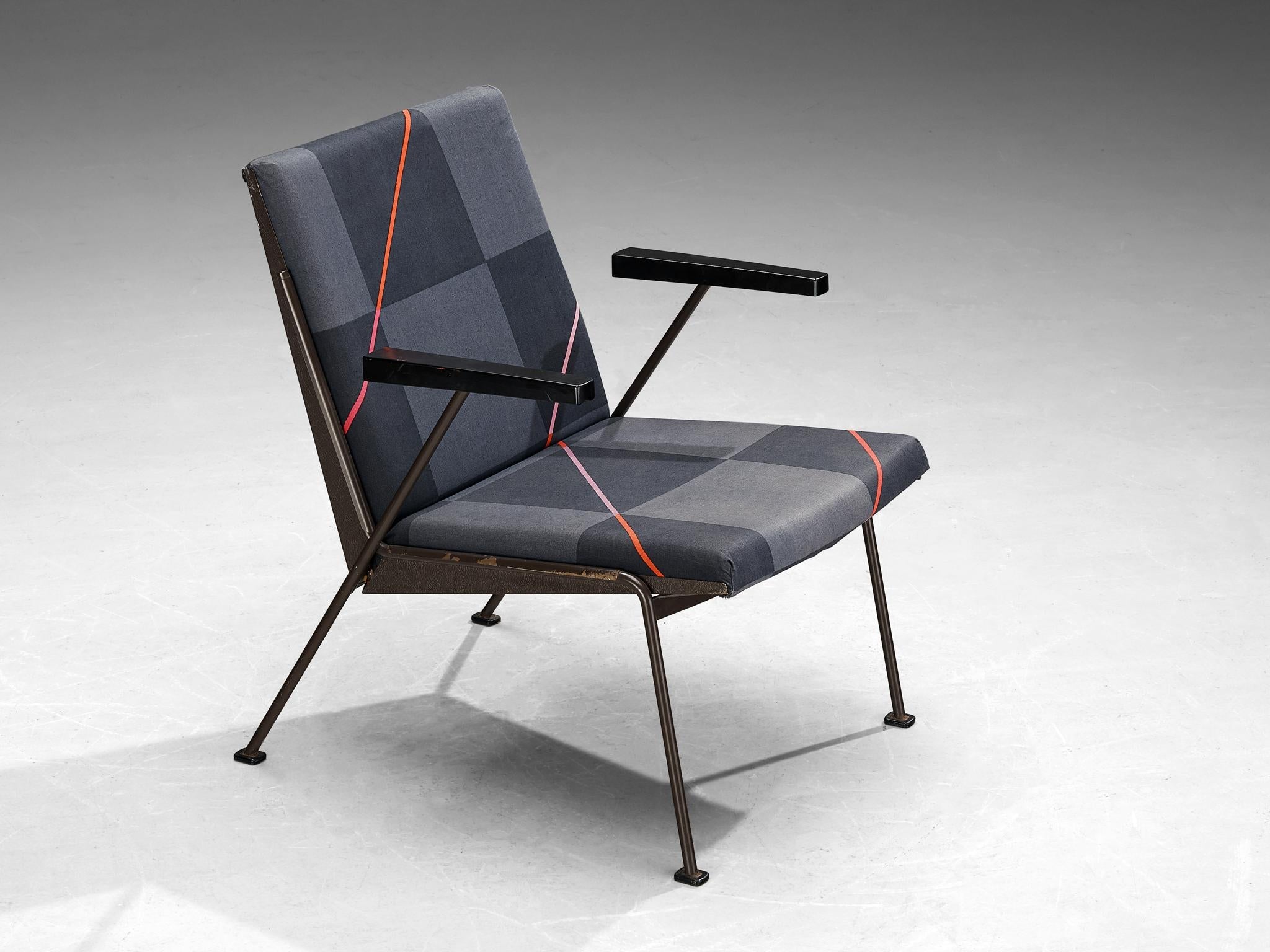 Wim Rietveld for Ahrend De Cirkel 'Oase' Lounge Chairs seating Morentz