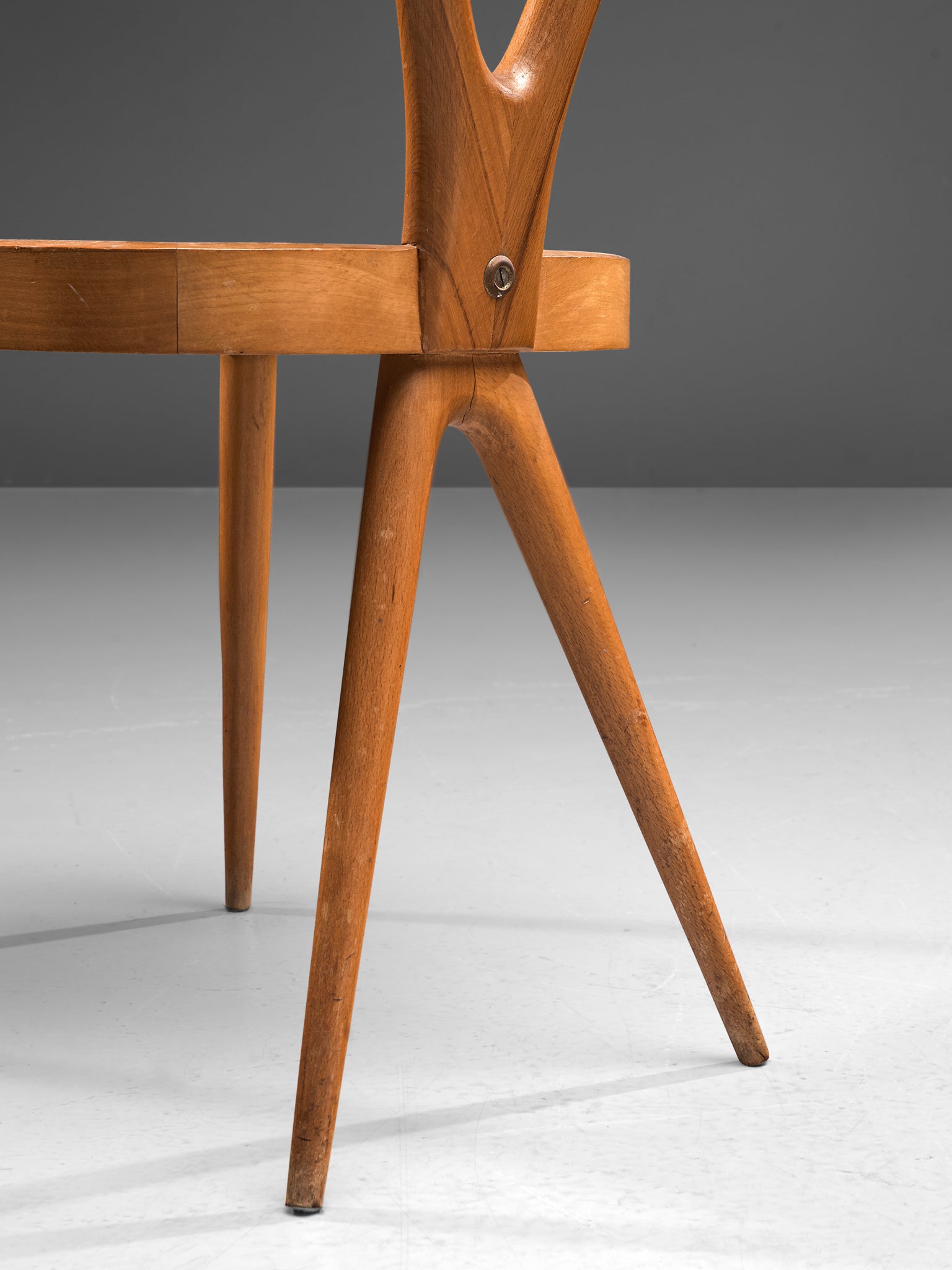 Gianni Vigorelli Set of Four Italian Dining Chairs with Crossed Backrests Seating Morentz