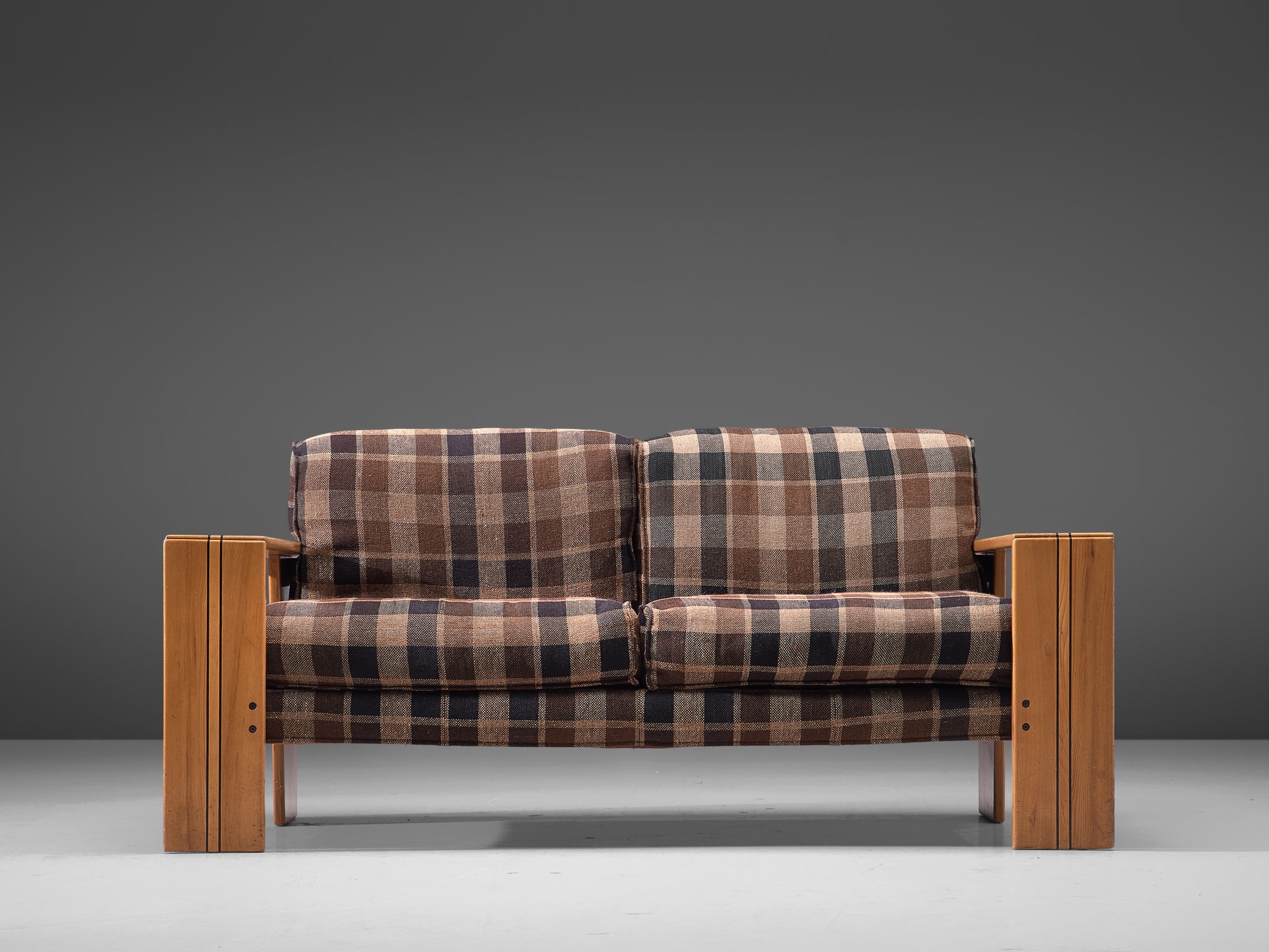 Afra & Tobia Scarpa 'Artona' Sofa in Elm and Checked Fabric