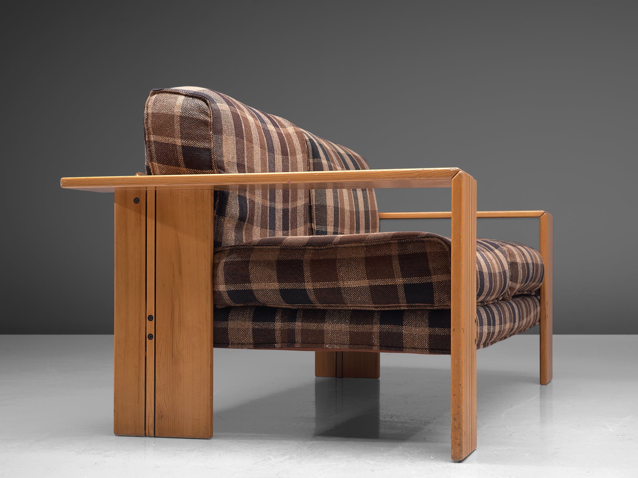 Afra & Tobia Scarpa 'Artona' Sofa in Elm and Checked Fabric Seating Morentz
