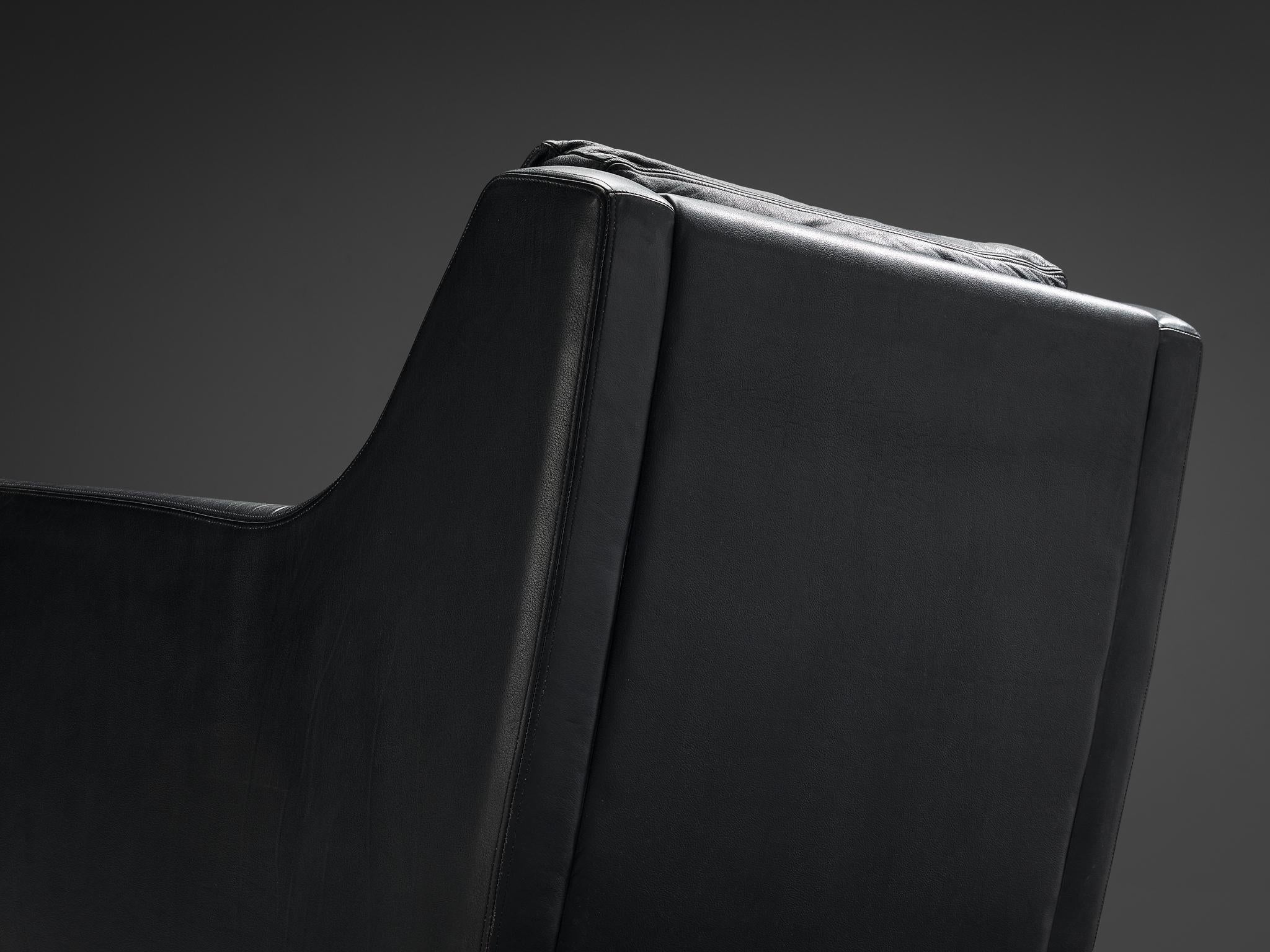 Streamlined Modern Lounge Chair in Black Leather seating Morentz