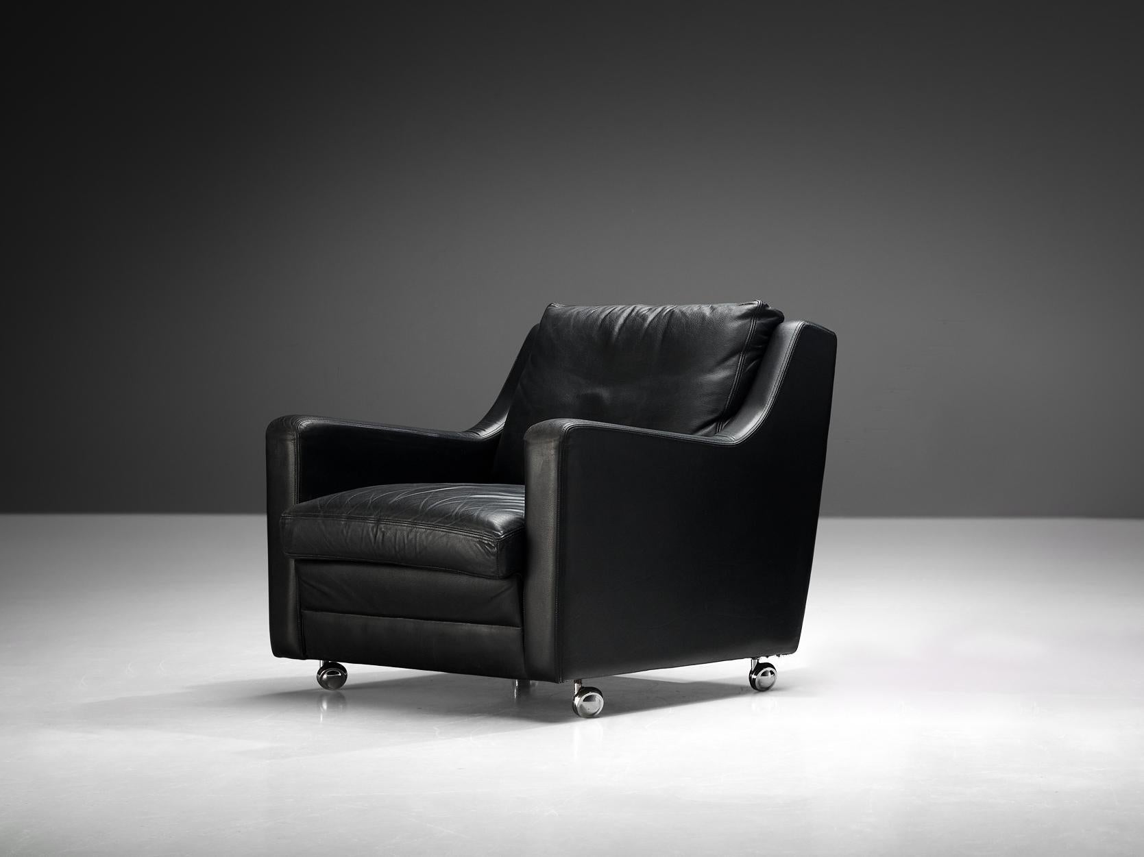 Streamlined Modern Lounge Chair in Black Leather seating Morentz
