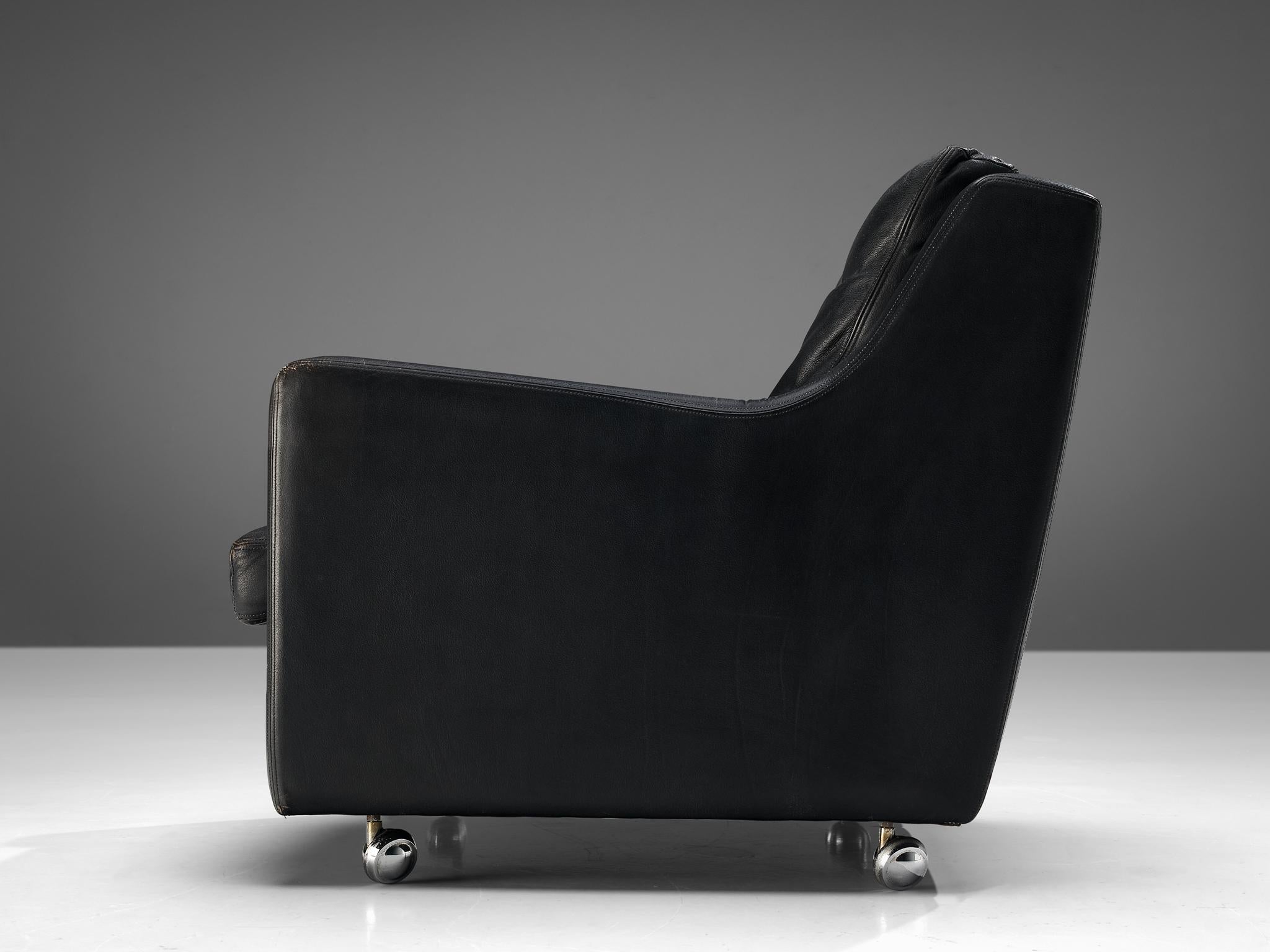 Streamlined Modern Pair of Lounge Chairs in Black Leather seating Morentz