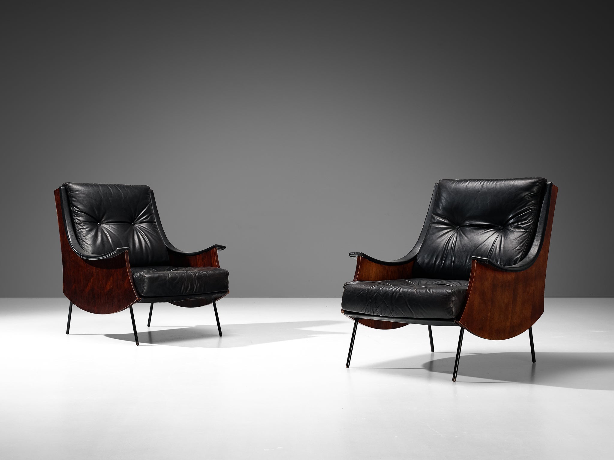 Carlo de Carli for Sormani Pair of 'PIPA' Lounge Chairs in Leather seating Morentz