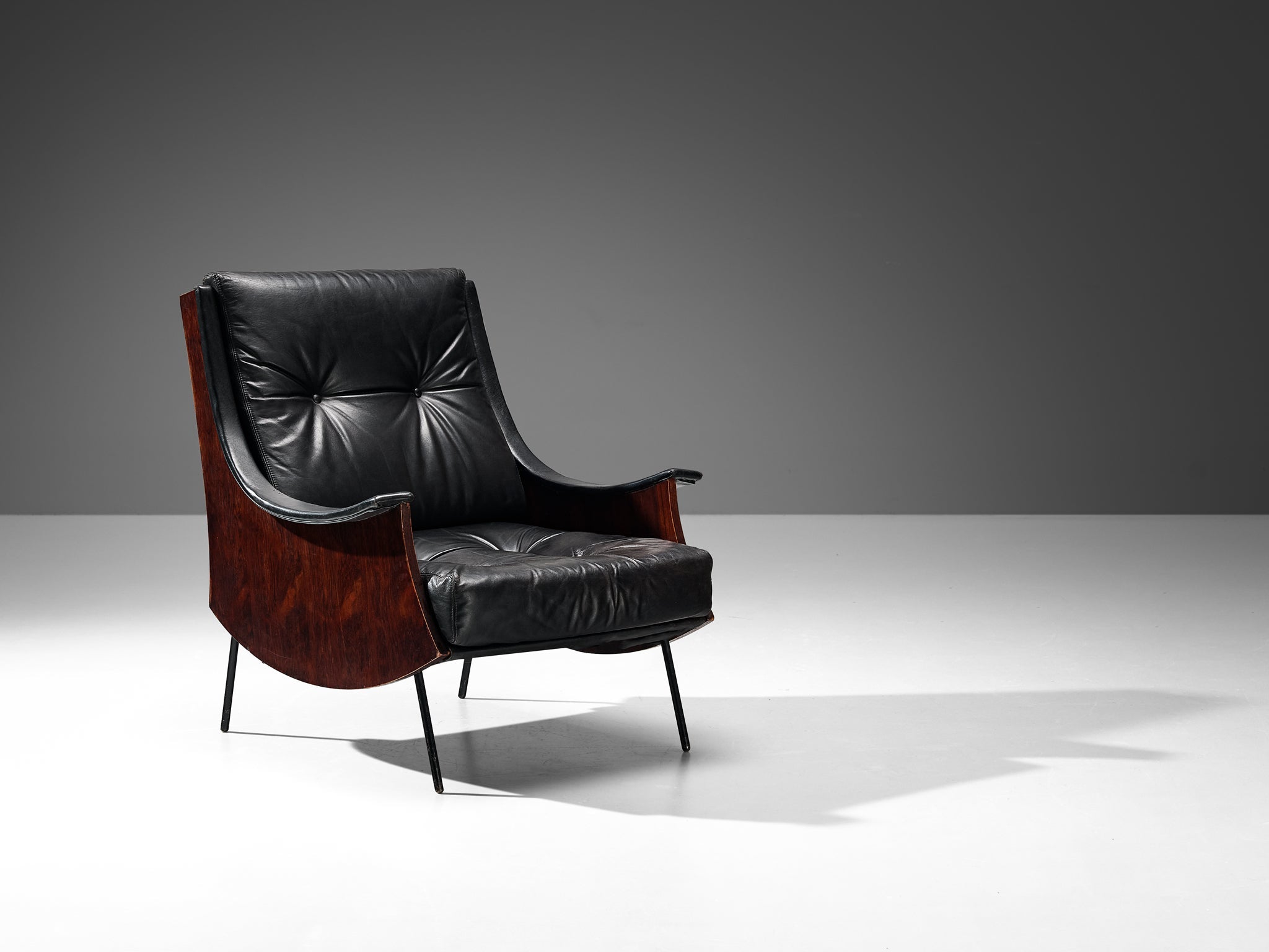 Carlo de Carli for Sormani Pair of 'PIPA' Lounge Chairs in Leather seating Morentz