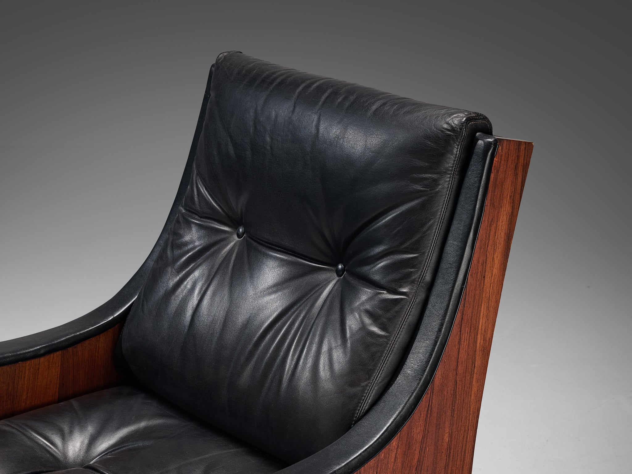 Carlo de Carli for Sormani Pair of 'PIPA' Lounge Chairs in Leather seating Morentz