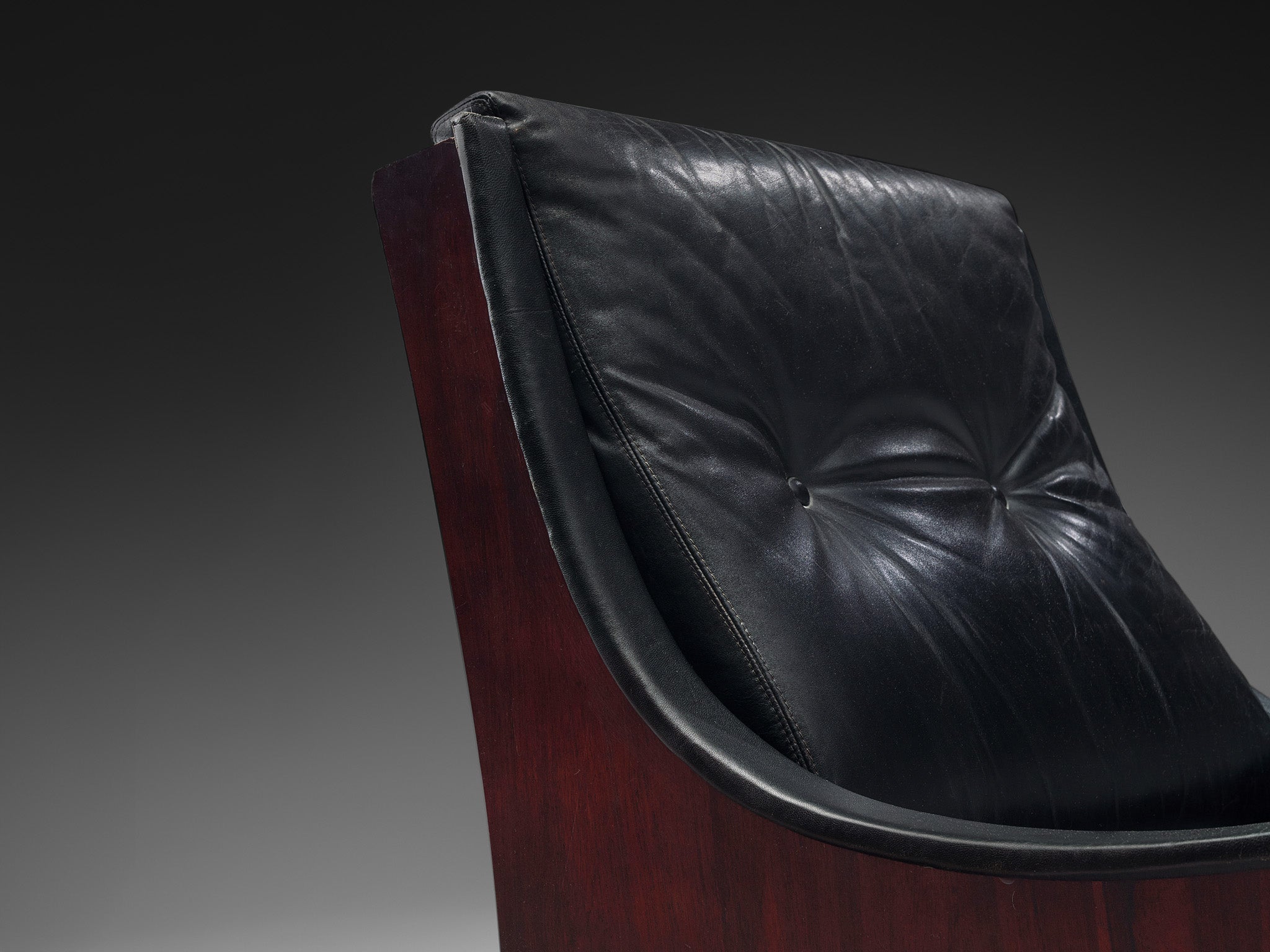 Carlo de Carli for Sormani Pair of 'PIPA' Lounge Chairs in Leather Seating Morentz