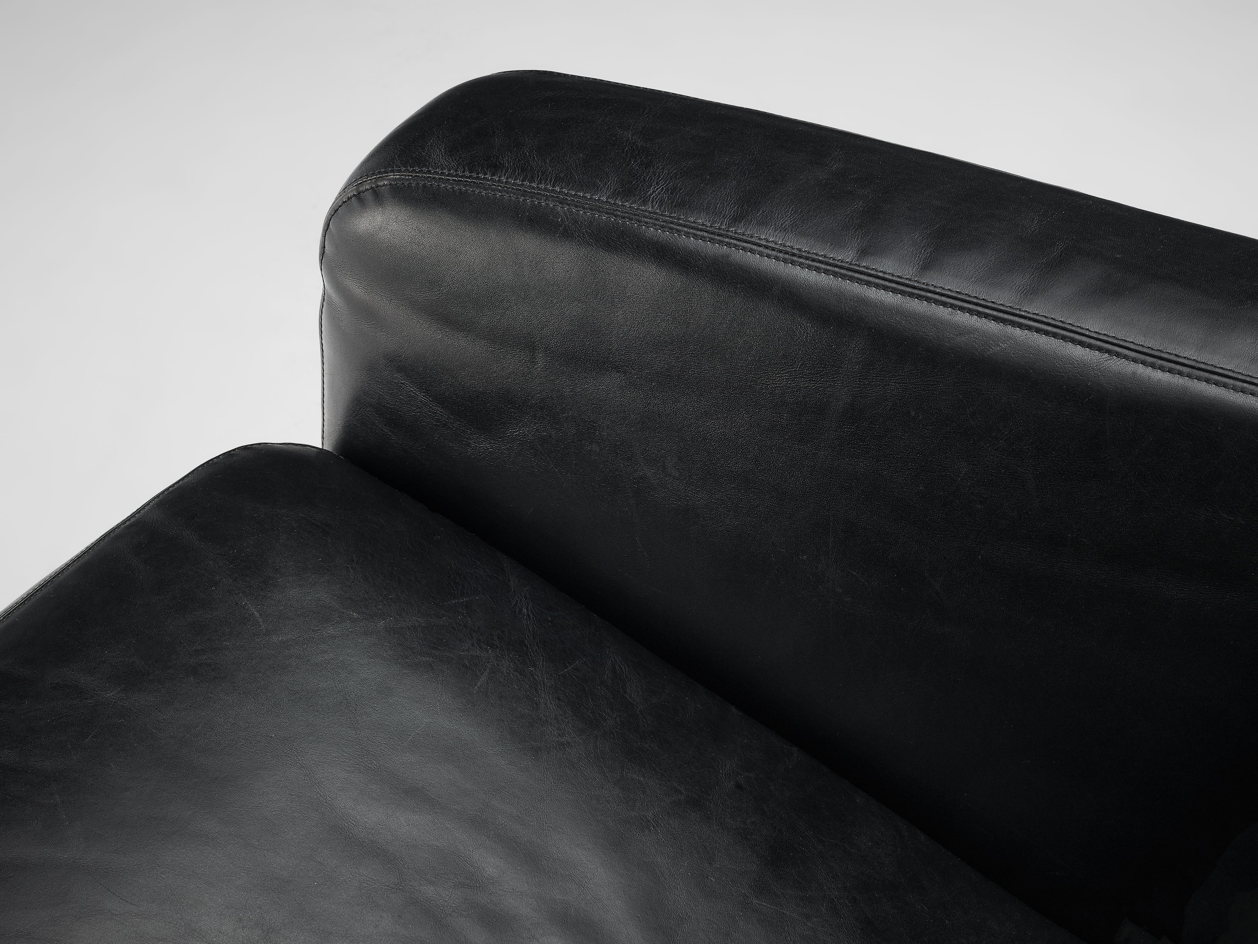 Italian Lounge Chair in Black Leather seating Morentz