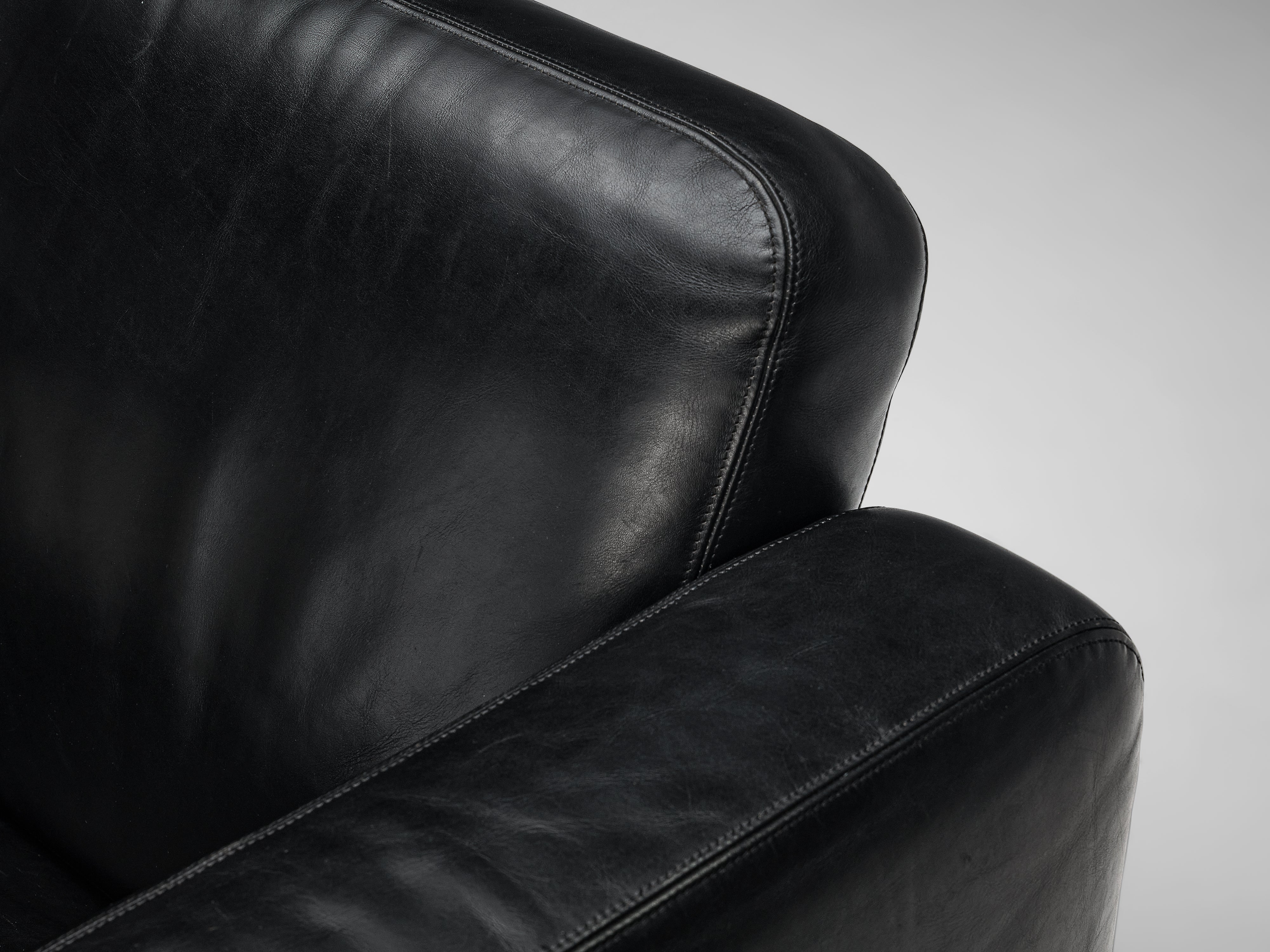Italian Lounge Chair in Black Leather seating Morentz