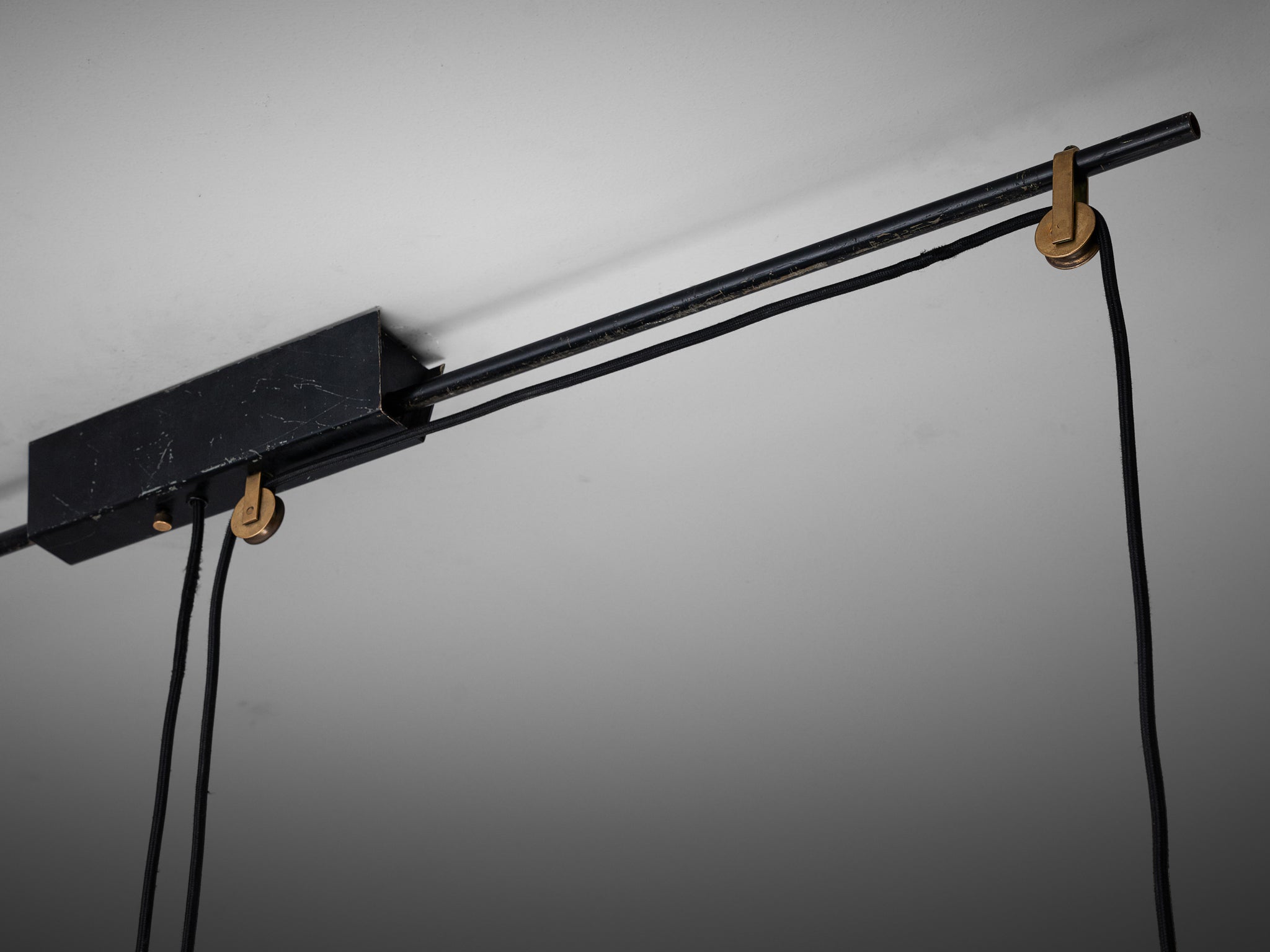 Italian Adjustable Counterweight Pendant Lamp