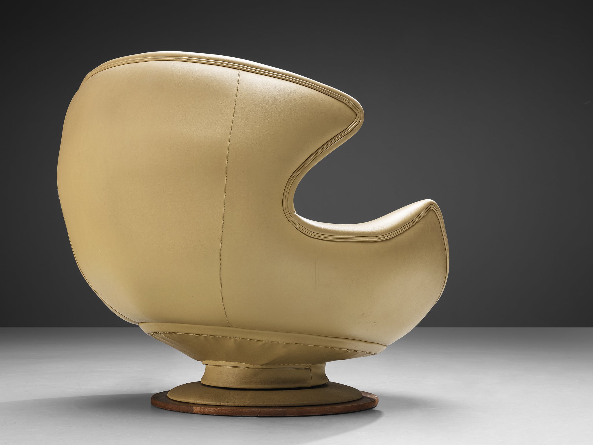 Italian Swivel Lounge Chair in Yellow Upholstery Seating Morentz