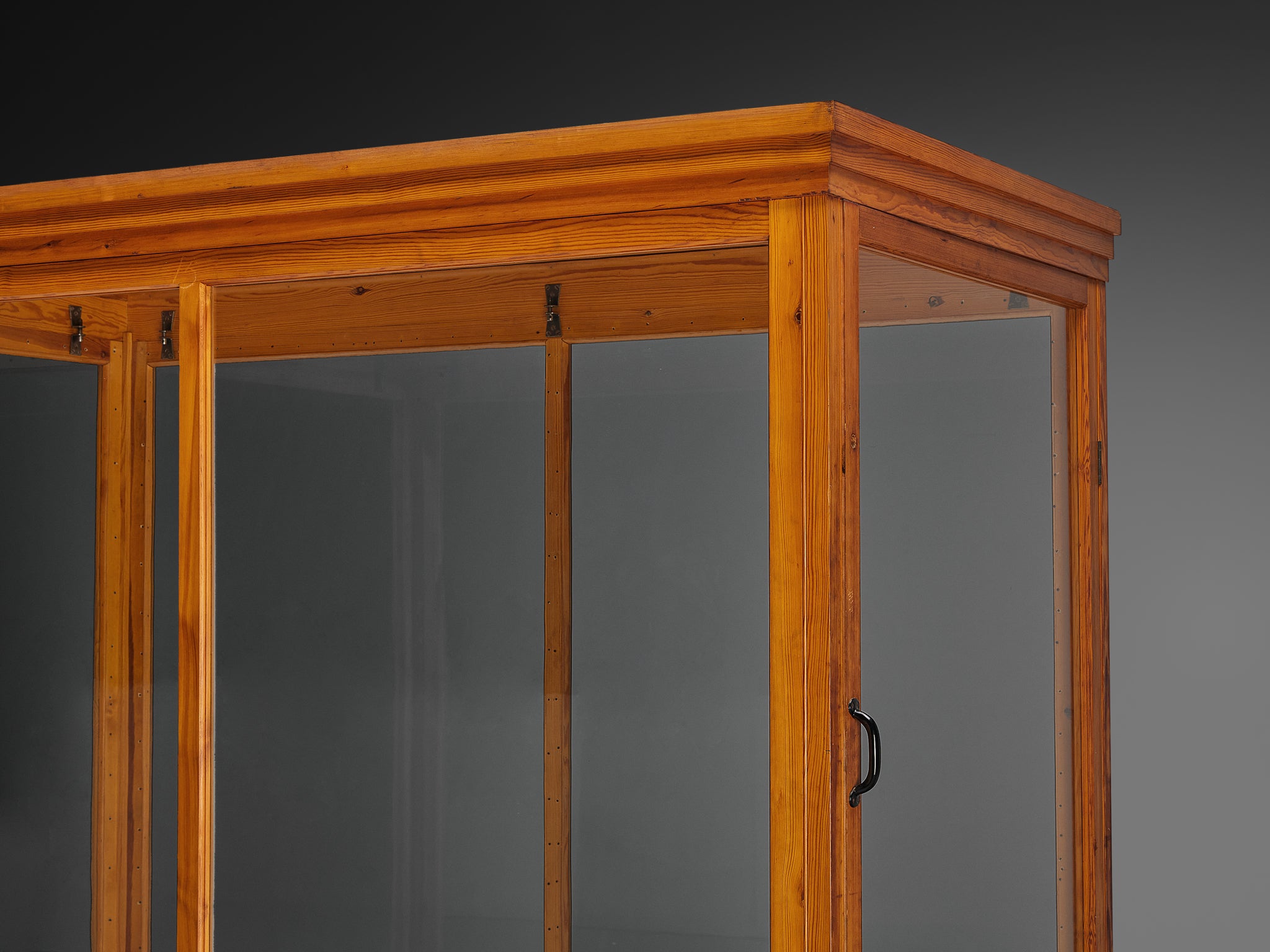 Large Showcase in Pine and Glass Case pieces and storage cabinets Morentz