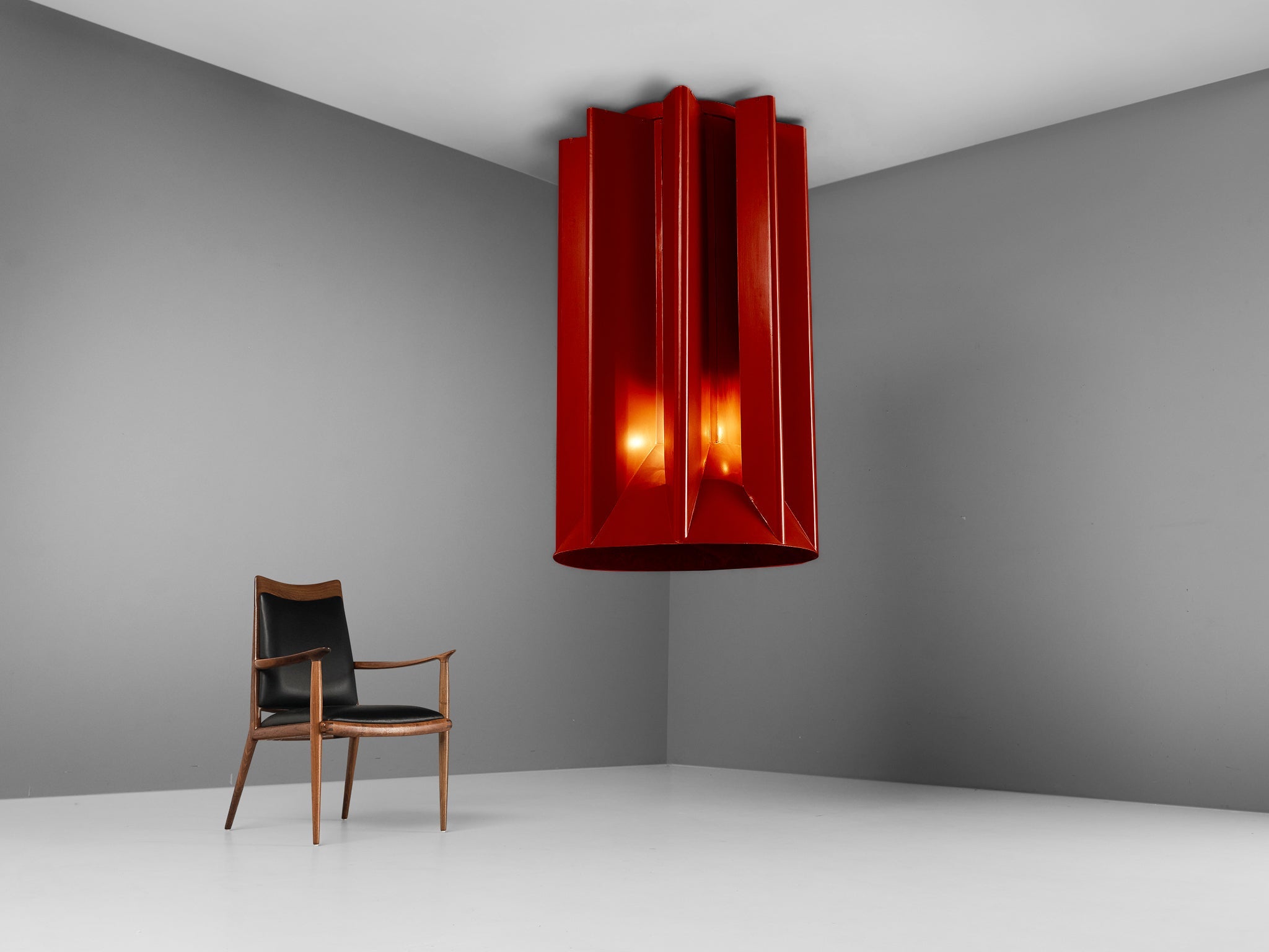 Sculptural Chimney in Burgundy Red Steel with Integrated Lights uncategorized Morentz