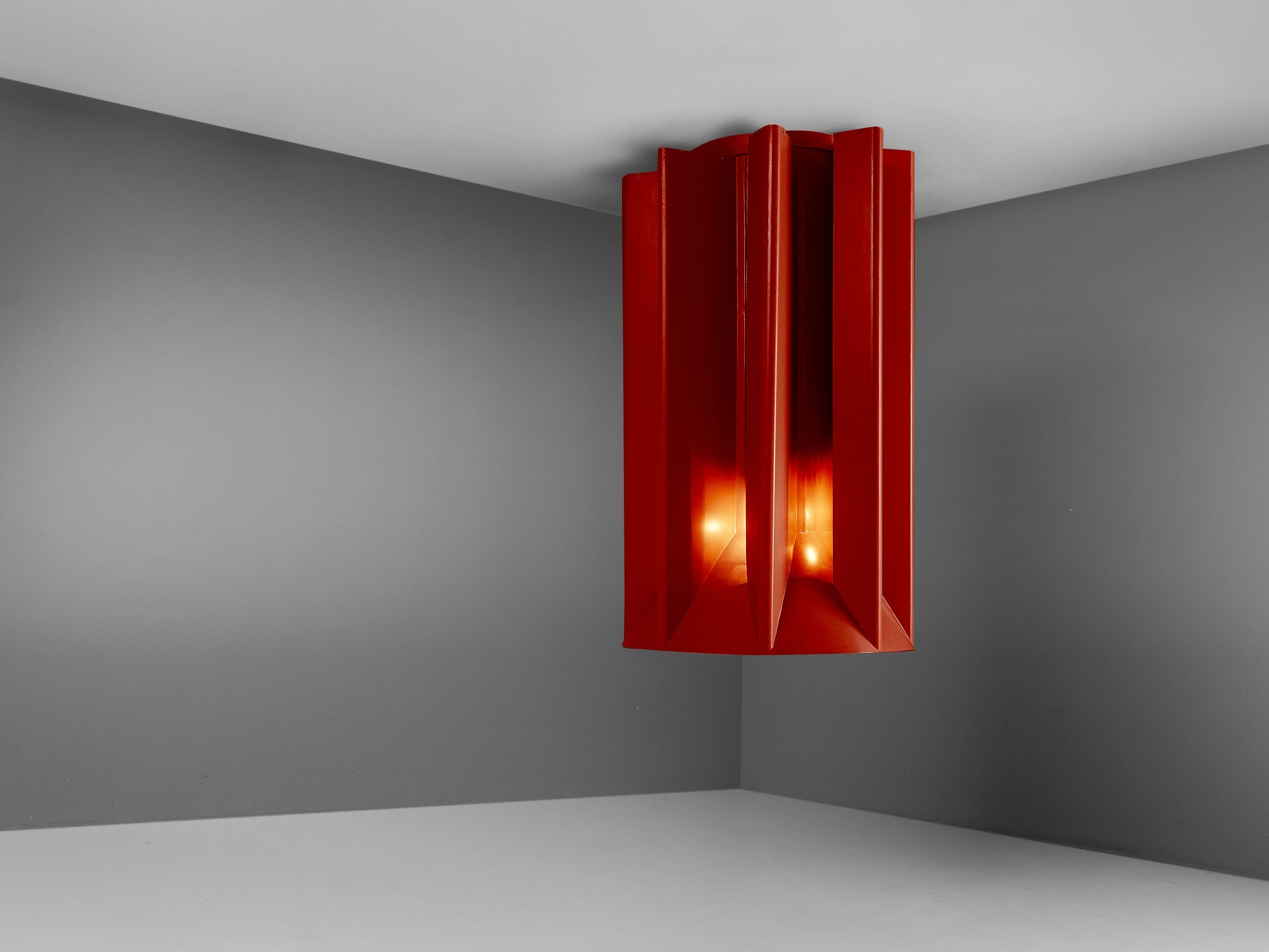 Sculptural Chimney in Burgundy Red Steel with Integrated Lights uncategorized Morentz