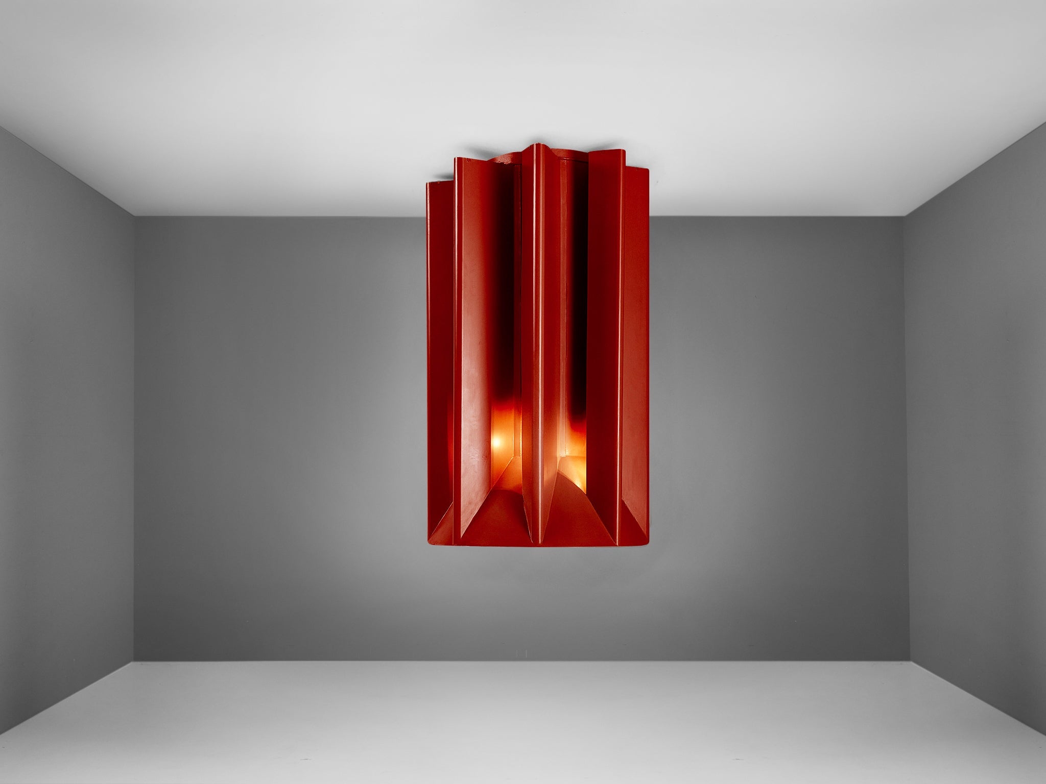 Sculptural Chimney in Burgundy Red Steel with Integrated Lights uncategorized Morentz