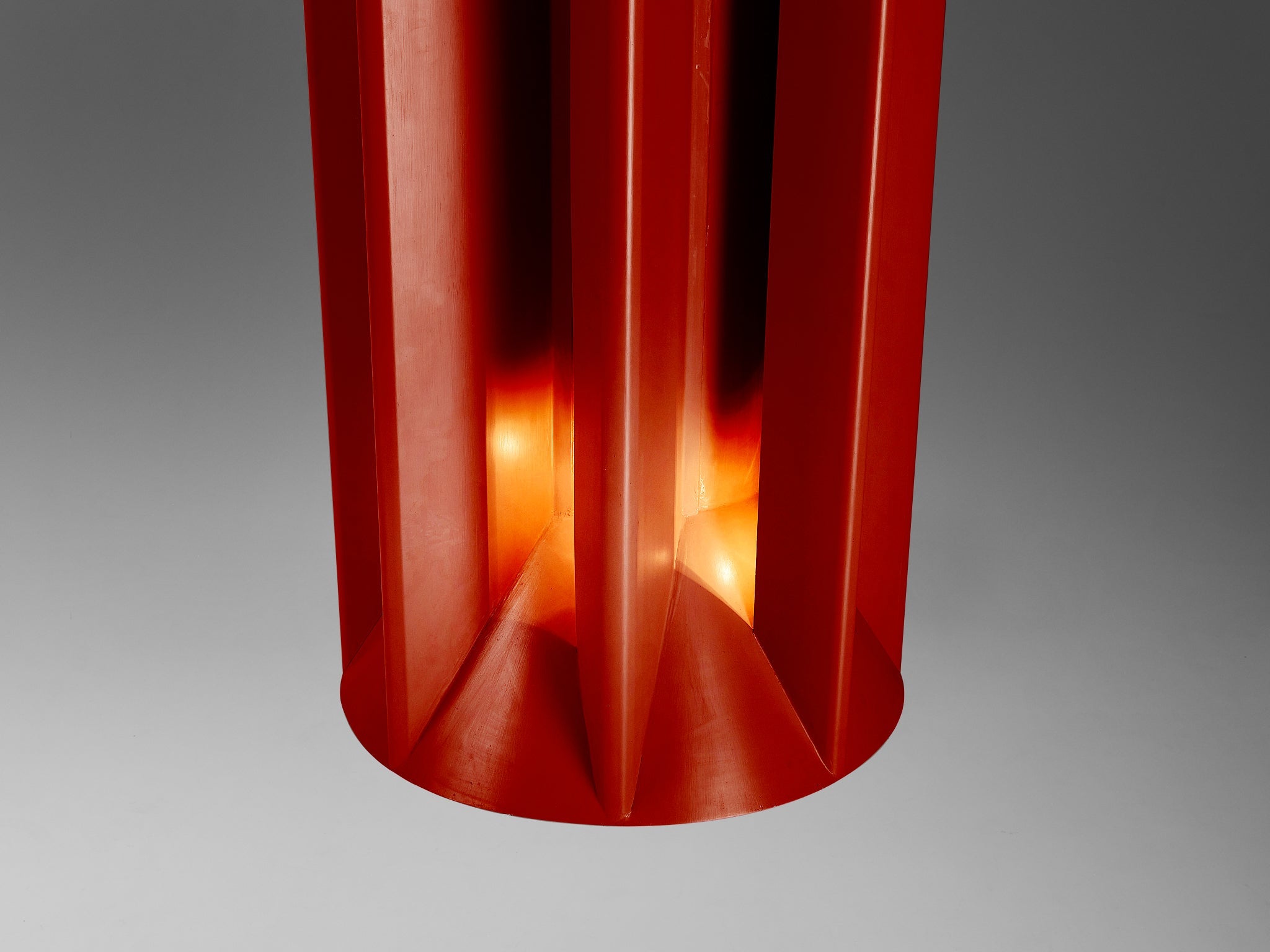 Sculptural Chimney in Burgundy Red Steel with Integrated Lights uncategorized Morentz